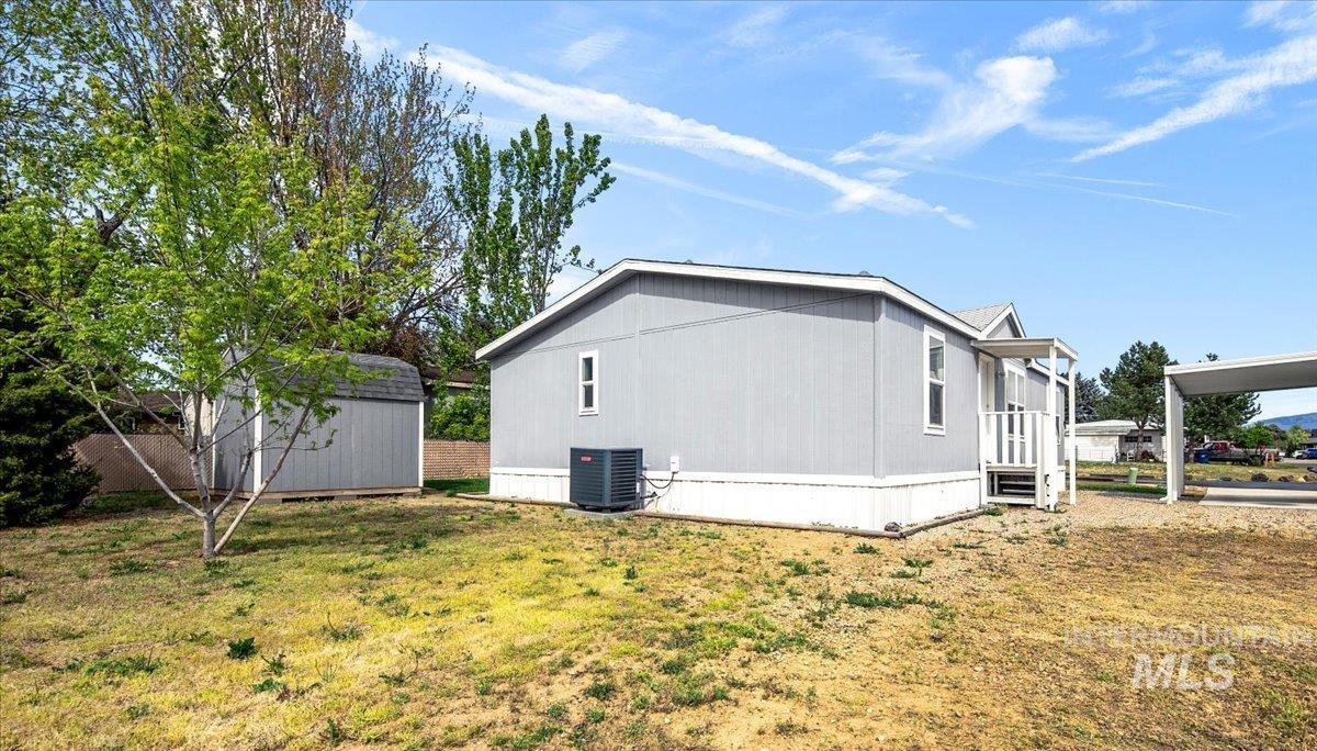 9644 W Woodland Ln, Boise, Idaho 83704, 3 Bedrooms, 2 Bathrooms, Residential For Sale, Price $159,900, 98983176