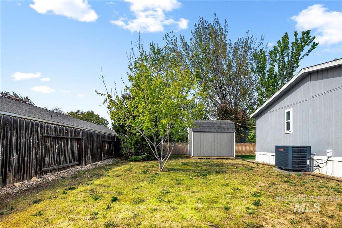 9644 W Woodland Ln, Boise, Idaho 83704, 3 Bedrooms, 2 Bathrooms, Residential For Sale, Price $159,900, 98983176