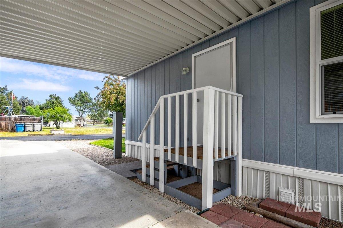 9644 W Woodland Ln, Boise, Idaho 83704, 3 Bedrooms, 2 Bathrooms, Residential For Sale, Price $159,900, 98983176