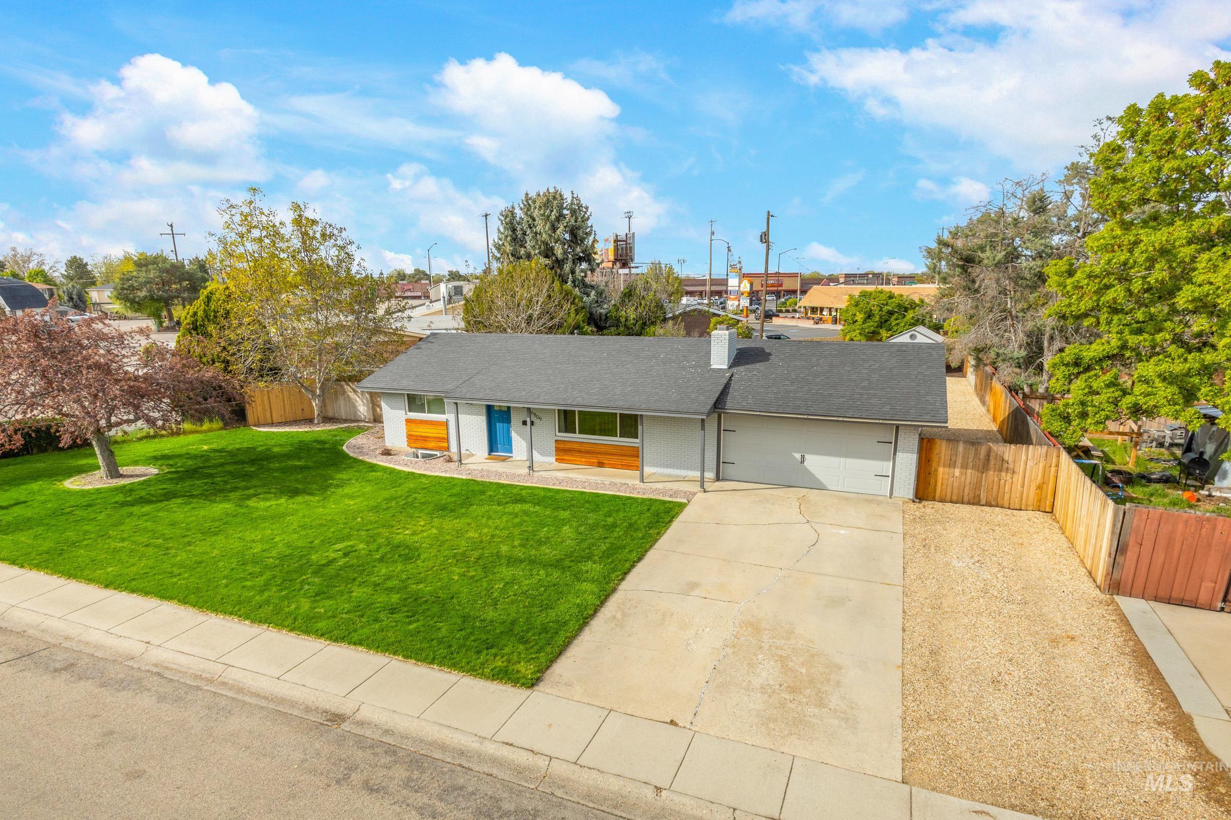 6809 W Brentwood Dr, Boise, Idaho 83709, 4 Bedrooms, 2 Bathrooms, Residential For Sale, Price $564,900,MLS 98983177