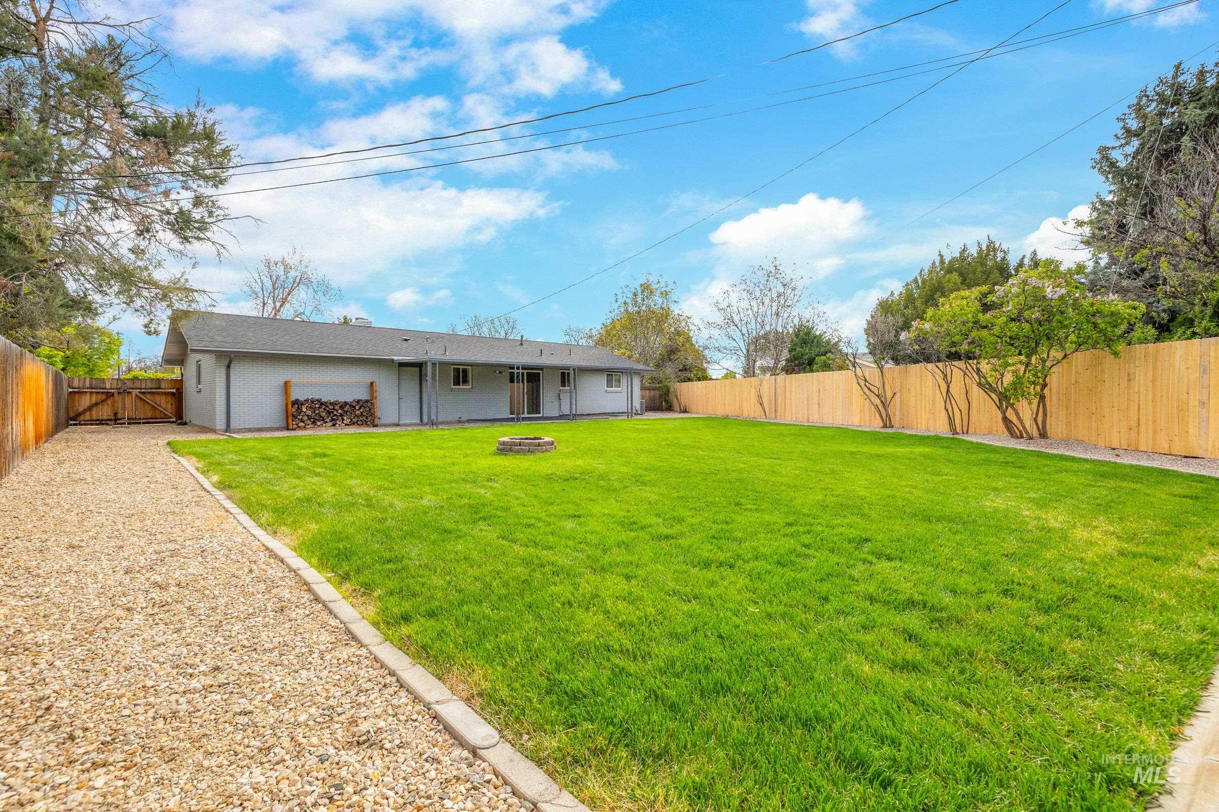 6809 W Brentwood Dr, Boise, Idaho 83709, 4 Bedrooms, 2 Bathrooms, Residential For Sale, Price $564,900,MLS 98983177