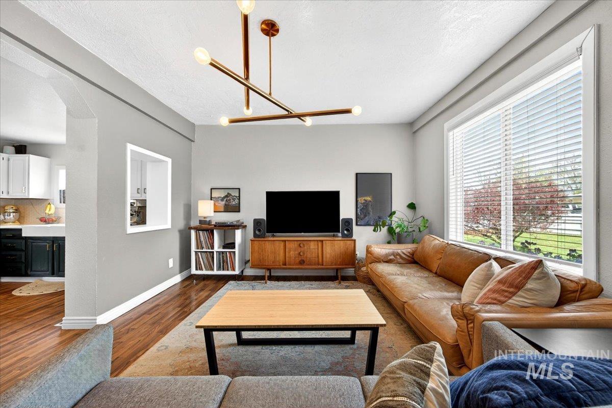 3101 W Targee St, Boise, Idaho 83705, 3 Bedrooms, 2 Bathrooms, Residential For Sale, Price $485,000,MLS 98983178