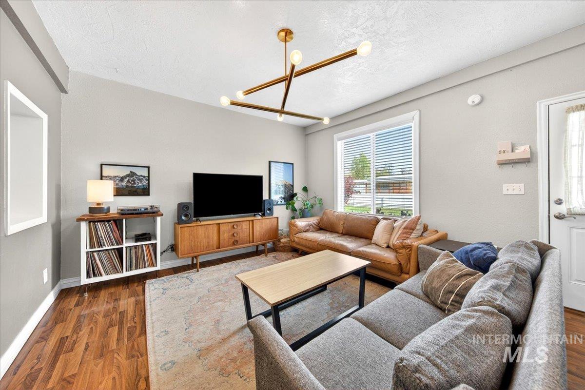 3101 W Targee St, Boise, Idaho 83705, 3 Bedrooms, 2 Bathrooms, Residential For Sale, Price $485,000,MLS 98983178