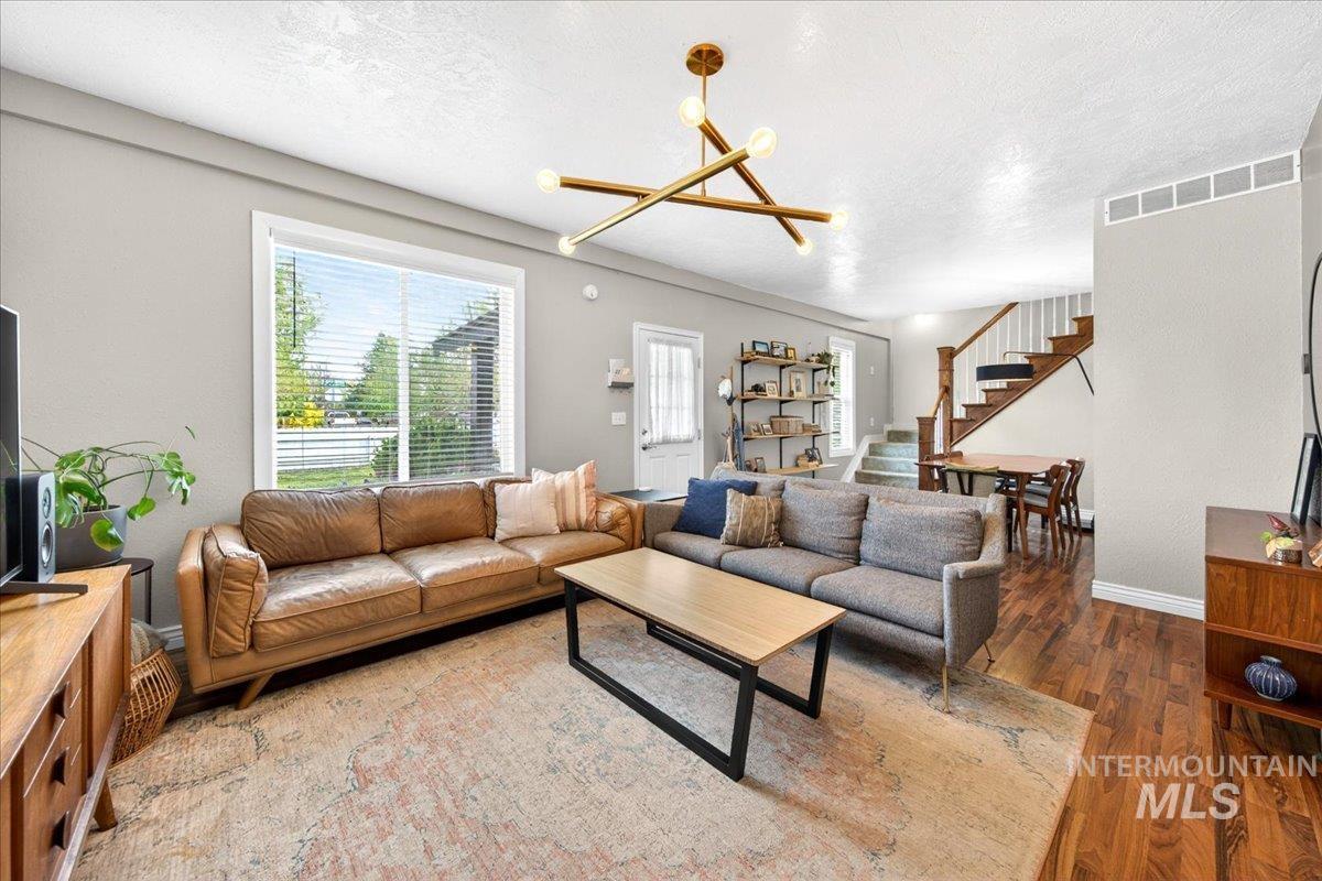 3101 W Targee St, Boise, Idaho 83705, 3 Bedrooms, 2 Bathrooms, Residential For Sale, Price $485,000,MLS 98983178