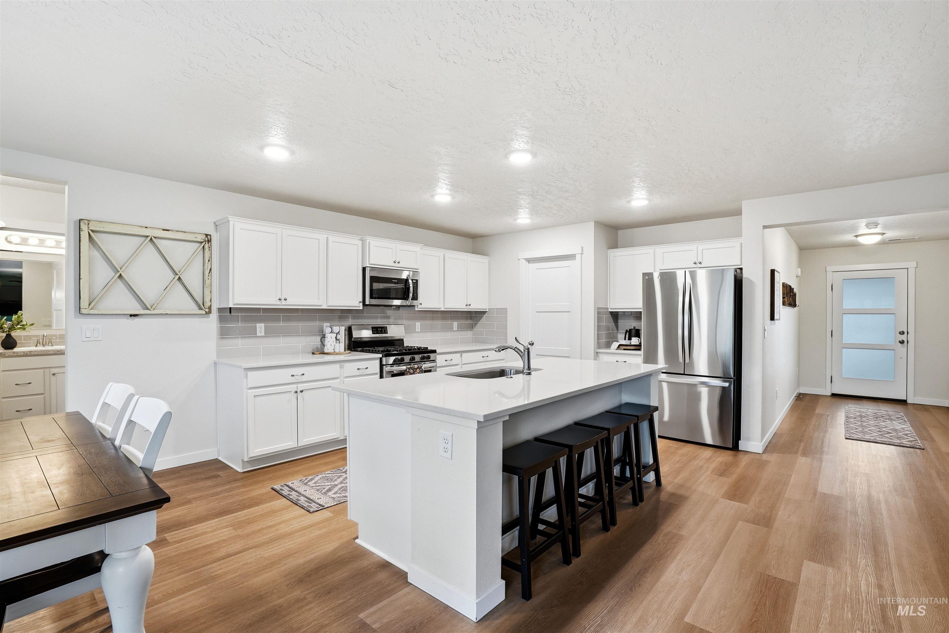 10199 W Gladiola St, Star, Idaho 83669, 4 Bedrooms, 3 Bathrooms, Residential For Sale, Price $559,000,MLS 98983179