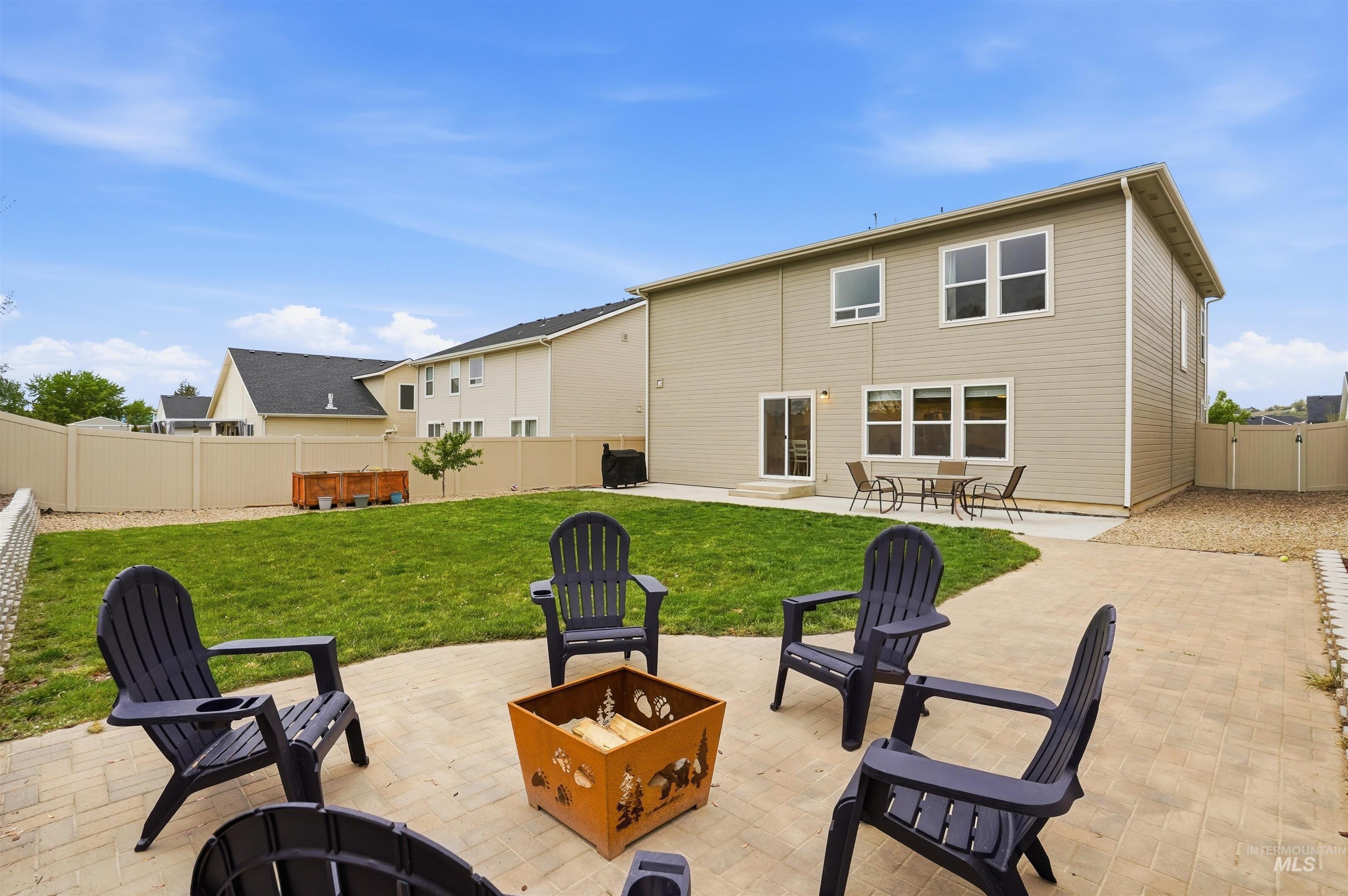 10199 W Gladiola St, Star, Idaho 83669, 4 Bedrooms, 3 Bathrooms, Residential For Sale, Price $559,000,MLS 98983179
