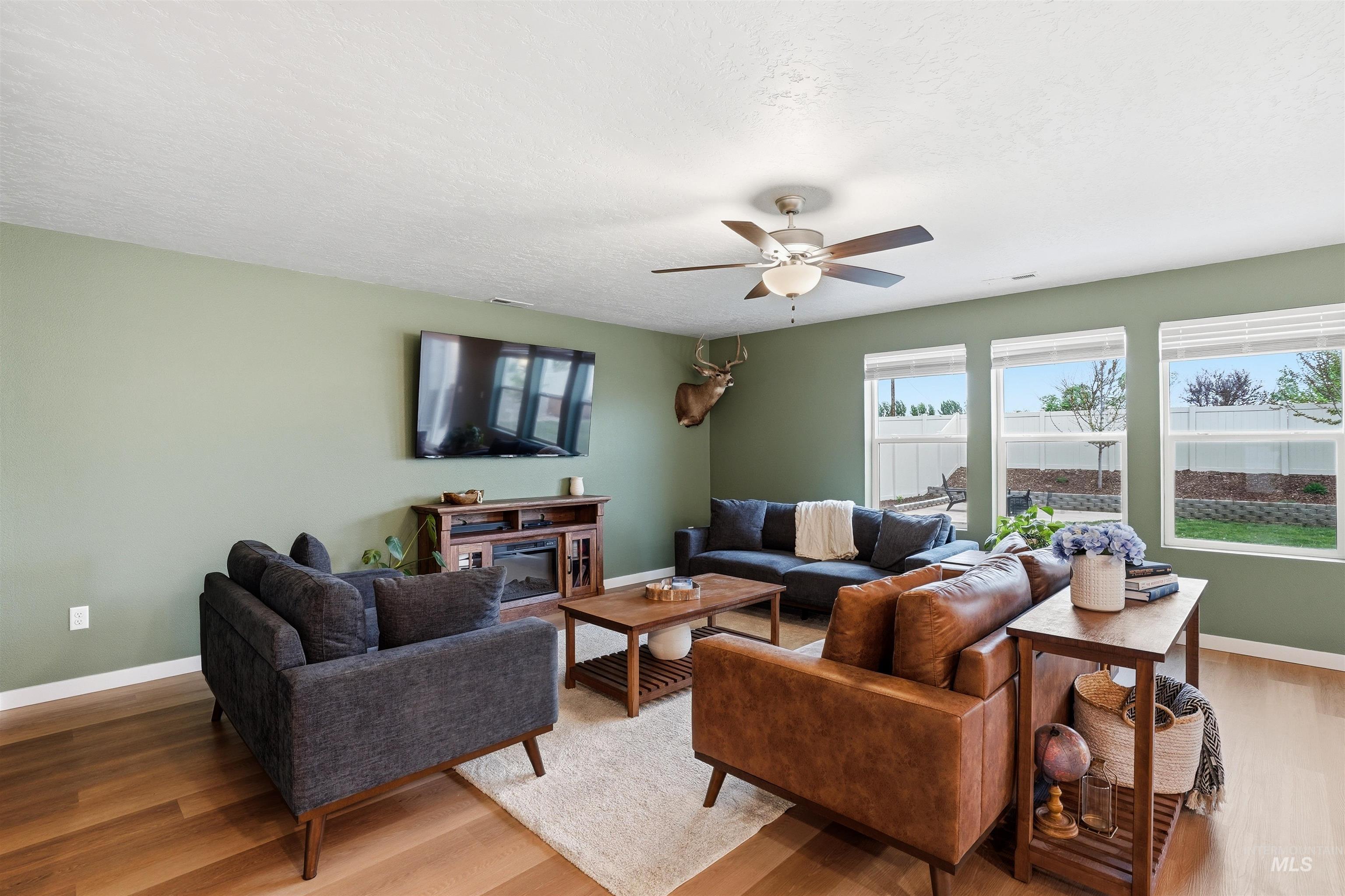 10199 W Gladiola St, Star, Idaho 83669, 4 Bedrooms, 3 Bathrooms, Residential For Sale, Price $559,000,MLS 98983179