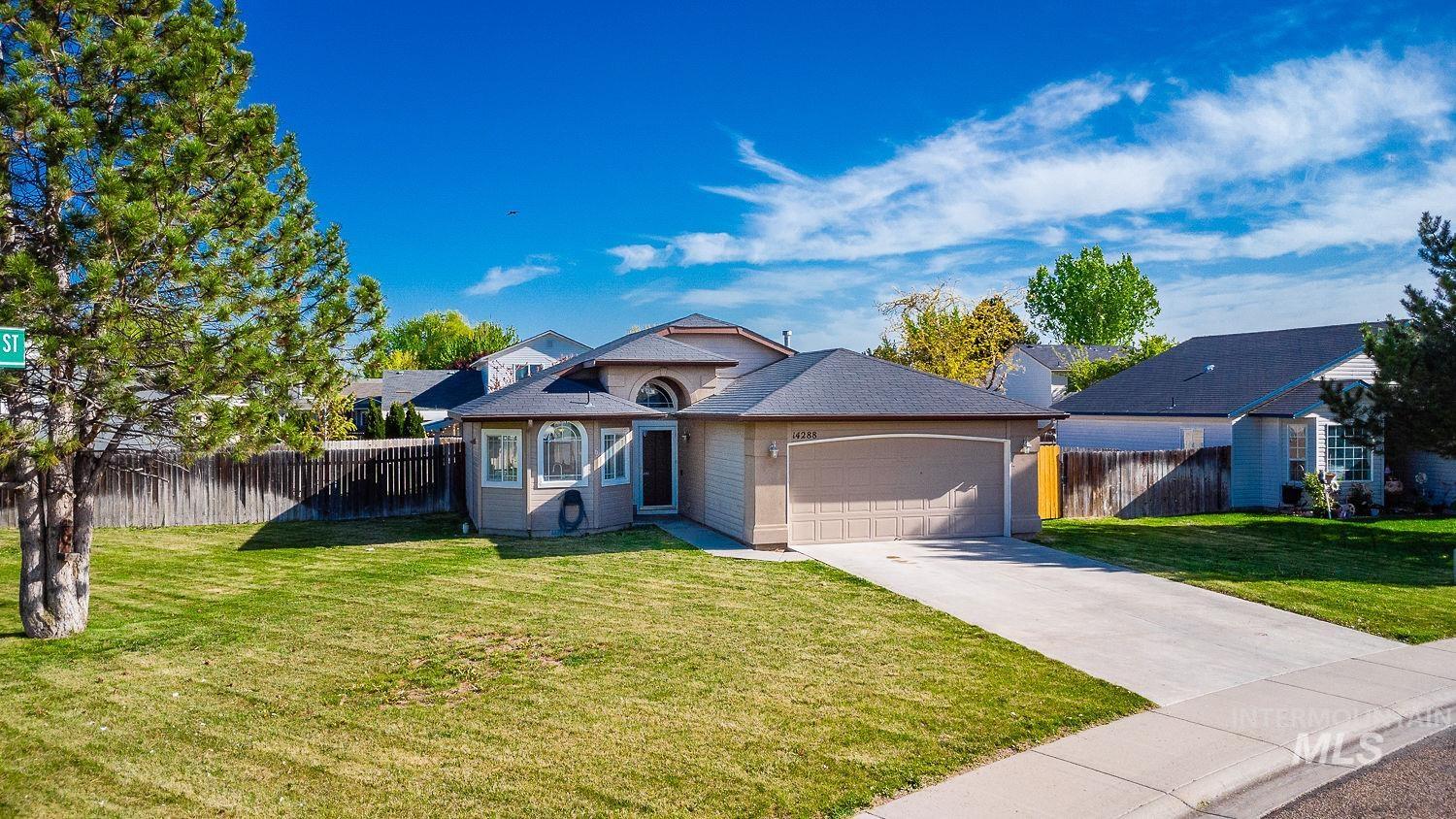 14288 Blue Ridge St, Caldwell, Idaho 83607, 3 Bedrooms, 2 Bathrooms, Residential For Sale, Price $365,000,MLS 98983180