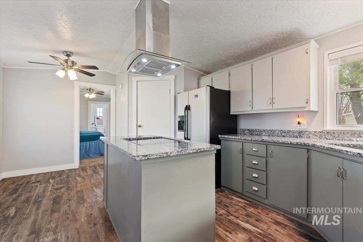 714 Round Valley St, Nampa, Idaho 83687, 2 Bedrooms, 2 Bathrooms, Residential For Sale, Price $129,900, 98983181