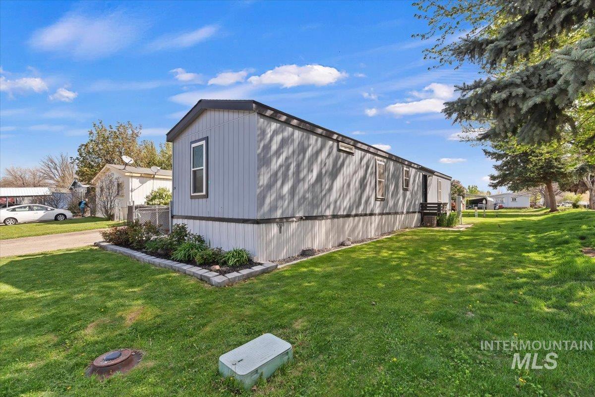 714 Round Valley St, Nampa, Idaho 83687, 2 Bedrooms, 2 Bathrooms, Residential For Sale, Price $129,900,MLS 98983181