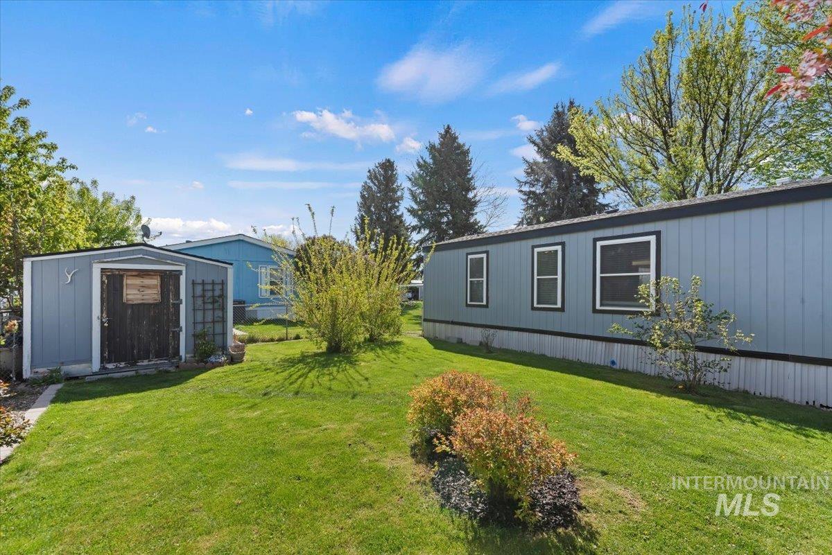 714 Round Valley St, Nampa, Idaho 83687, 2 Bedrooms, 2 Bathrooms, Residential For Sale, Price $129,900,MLS 98983181
