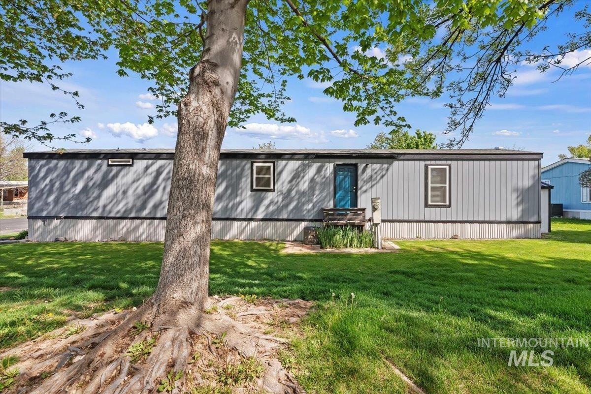 714 Round Valley St, Nampa, Idaho 83687, 2 Bedrooms, 2 Bathrooms, Residential For Sale, Price $129,900,MLS 98983181