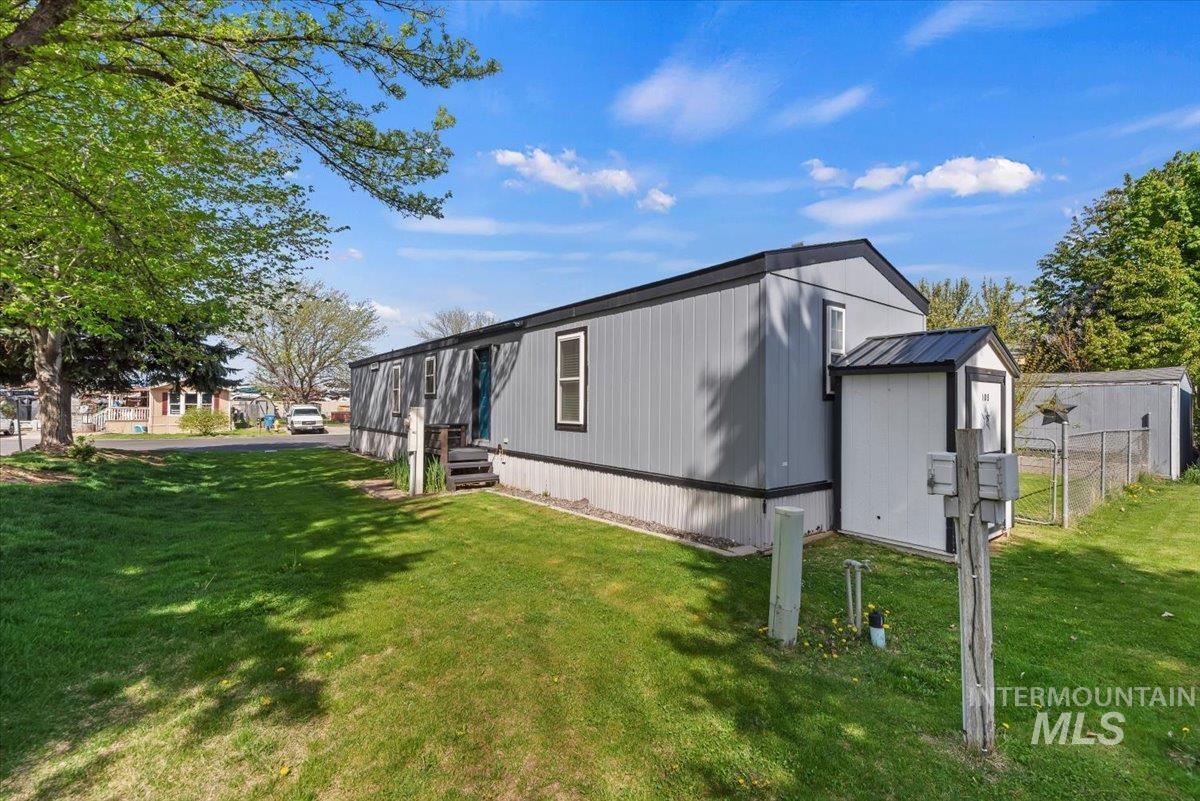 714 Round Valley St, Nampa, Idaho 83687, 2 Bedrooms, 2 Bathrooms, Residential For Sale, Price $129,900,MLS 98983181