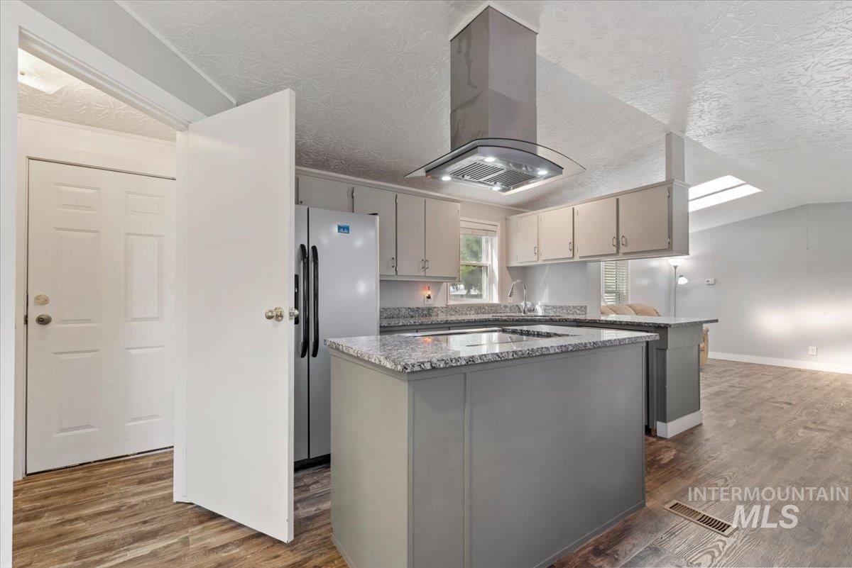 714 Round Valley St, Nampa, Idaho 83687, 2 Bedrooms, 2 Bathrooms, Residential For Sale, Price $129,900, 98983181