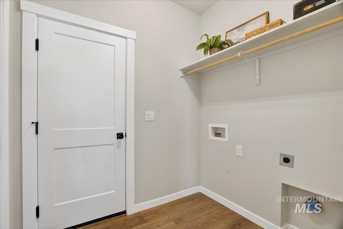 7136 W Riverwood St, Boise, Idaho 83709, 3 Bedrooms, 2.5 Bathrooms, Residential For Sale, Price $460,000,MLS 98983185