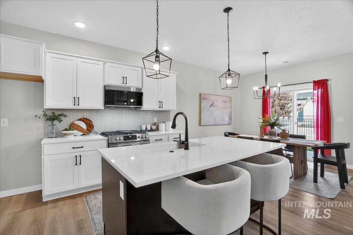 7136 W Riverwood St, Boise, Idaho 83709, 3 Bedrooms, 2.5 Bathrooms, Residential For Sale, Price $460,000,MLS 98983185