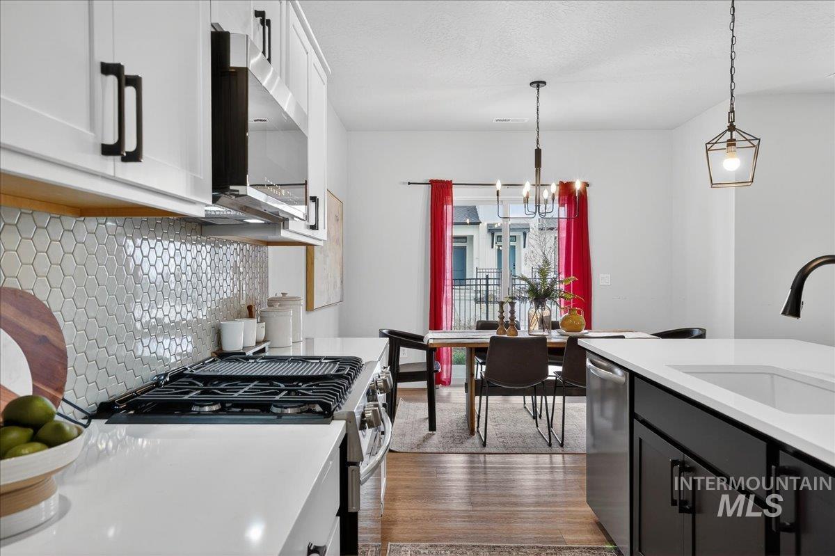7136 W Riverwood St, Boise, Idaho 83709, 3 Bedrooms, 2.5 Bathrooms, Residential For Sale, Price $460,000,MLS 98983185