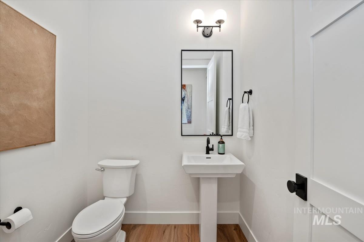 6509 Big Wood Way, Star, Idaho 83669, 4 Bedrooms, 4.5 Bathrooms, Residential For Sale, Price $1,399,000,MLS 98983191