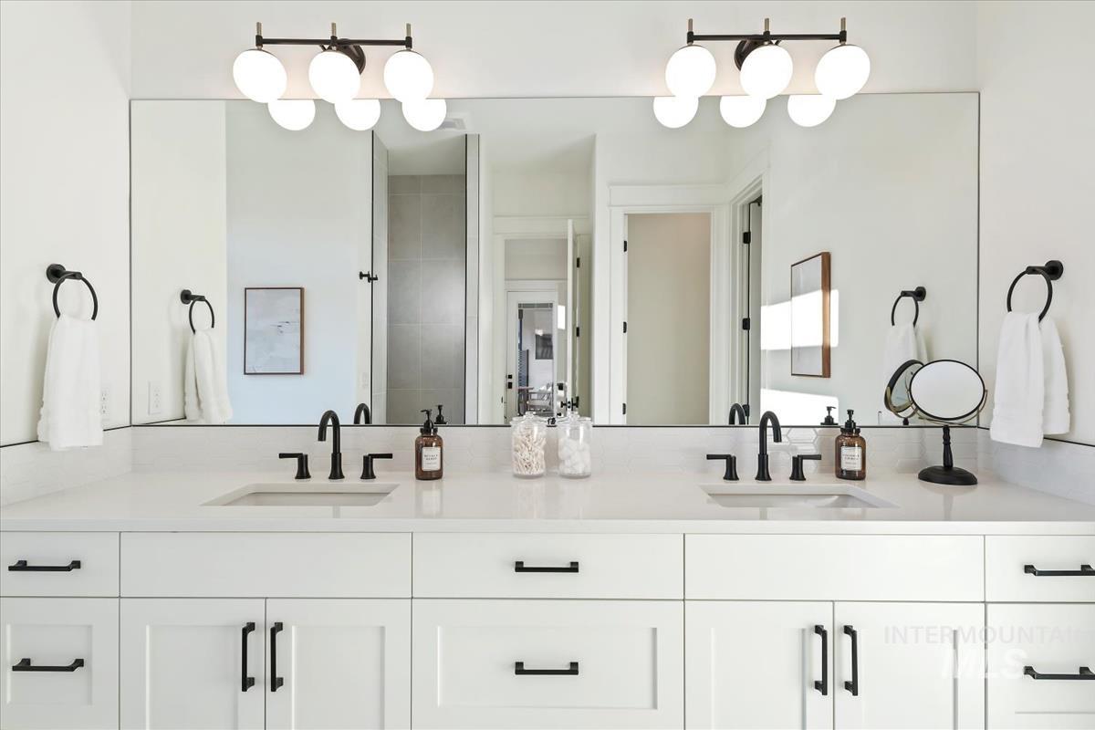 6509 Big Wood Way, Star, Idaho 83669, 4 Bedrooms, 4.5 Bathrooms, Residential For Sale, Price $1,399,000,MLS 98983191