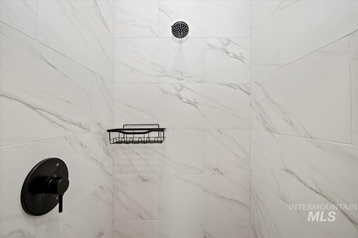 6509 Big Wood Way, Star, Idaho 83669, 4 Bedrooms, 4.5 Bathrooms, Residential For Sale, Price $1,399,000,MLS 98983191