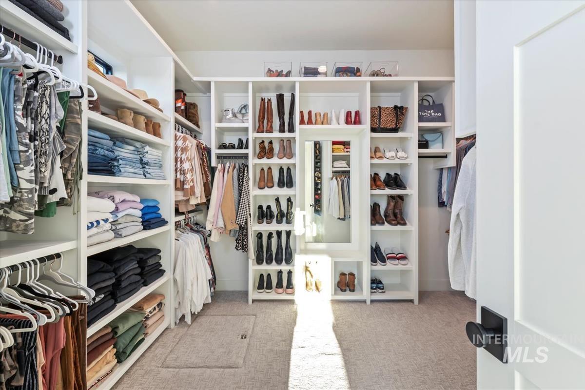 6509 Big Wood Way, Star, Idaho 83669, 4 Bedrooms, 4.5 Bathrooms, Residential For Sale, Price $1,399,000,MLS 98983191