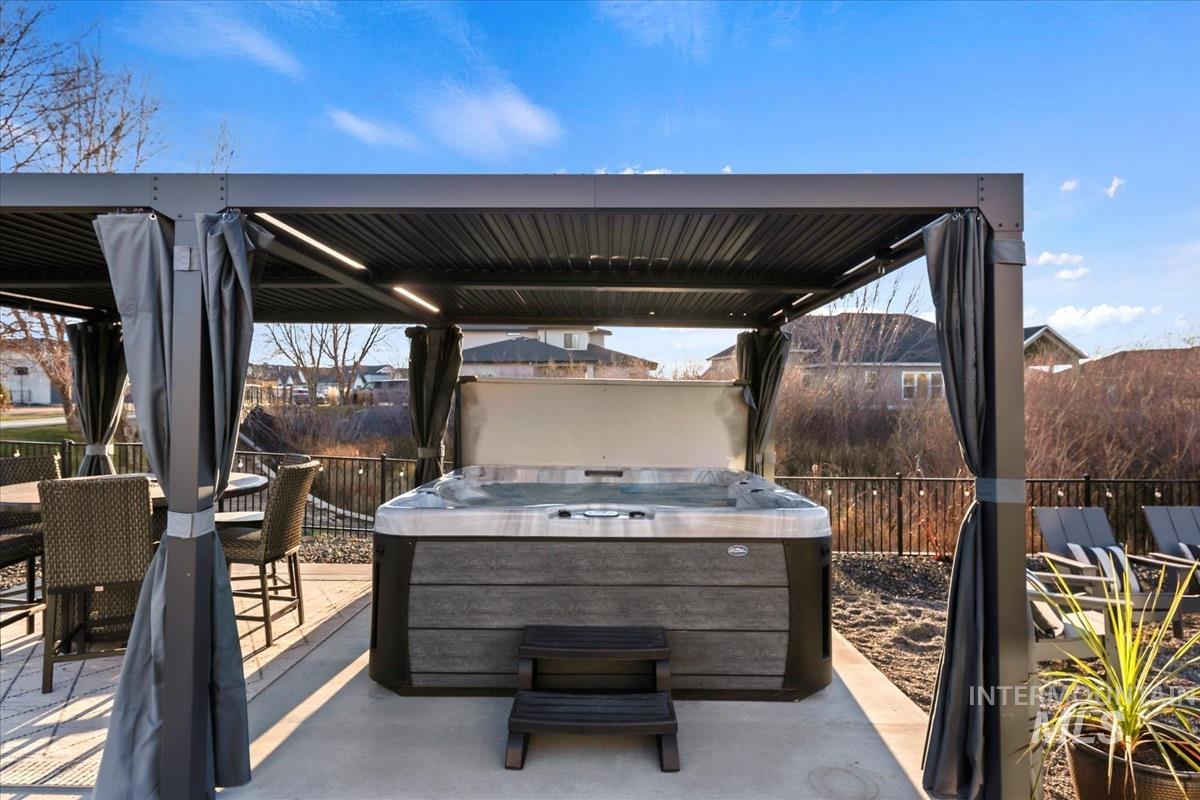 6509 Big Wood Way, Star, Idaho 83669, 4 Bedrooms, 4.5 Bathrooms, Residential For Sale, Price $1,399,000,MLS 98983191