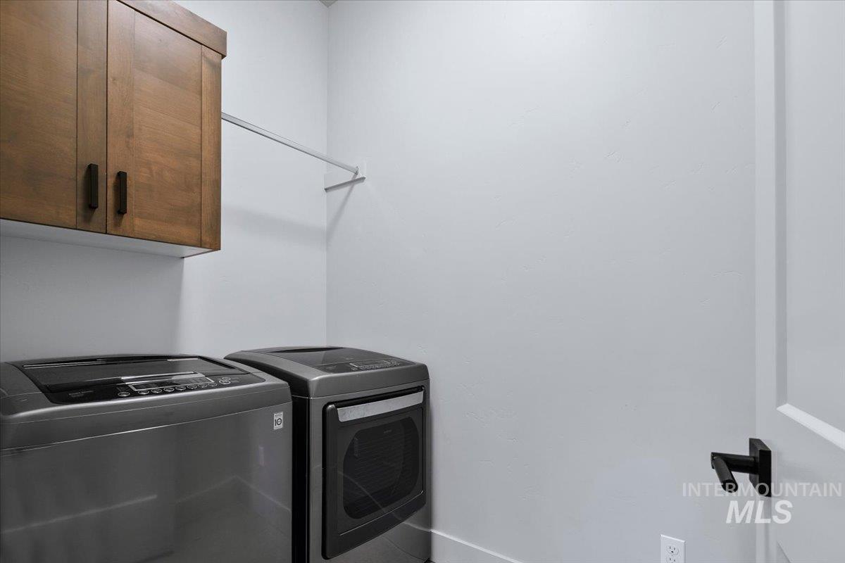 6787 E Warm Springs, Boise, Idaho 83716, 4 Bedrooms, 3 Bathrooms, Residential For Sale, Price $929,900, 98983195