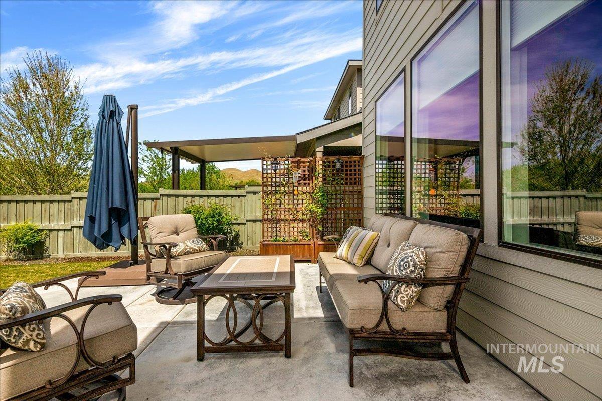 6787 E Warm Springs, Boise, Idaho 83716, 4 Bedrooms, 3 Bathrooms, Residential For Sale, Price $929,900, 98983195