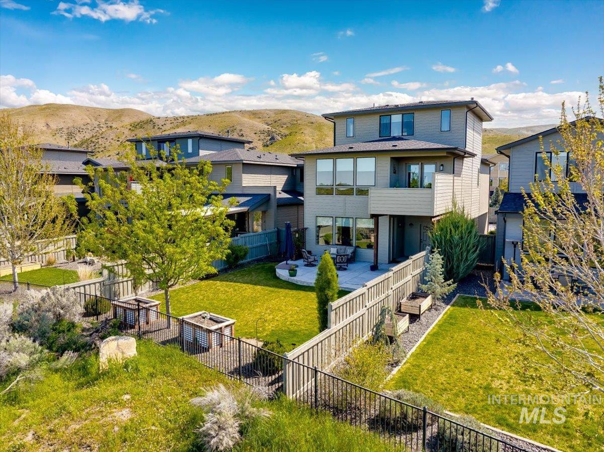 6787 E Warm Springs, Boise, Idaho 83716, 4 Bedrooms, 3 Bathrooms, Residential For Sale, Price $929,900, 98983195