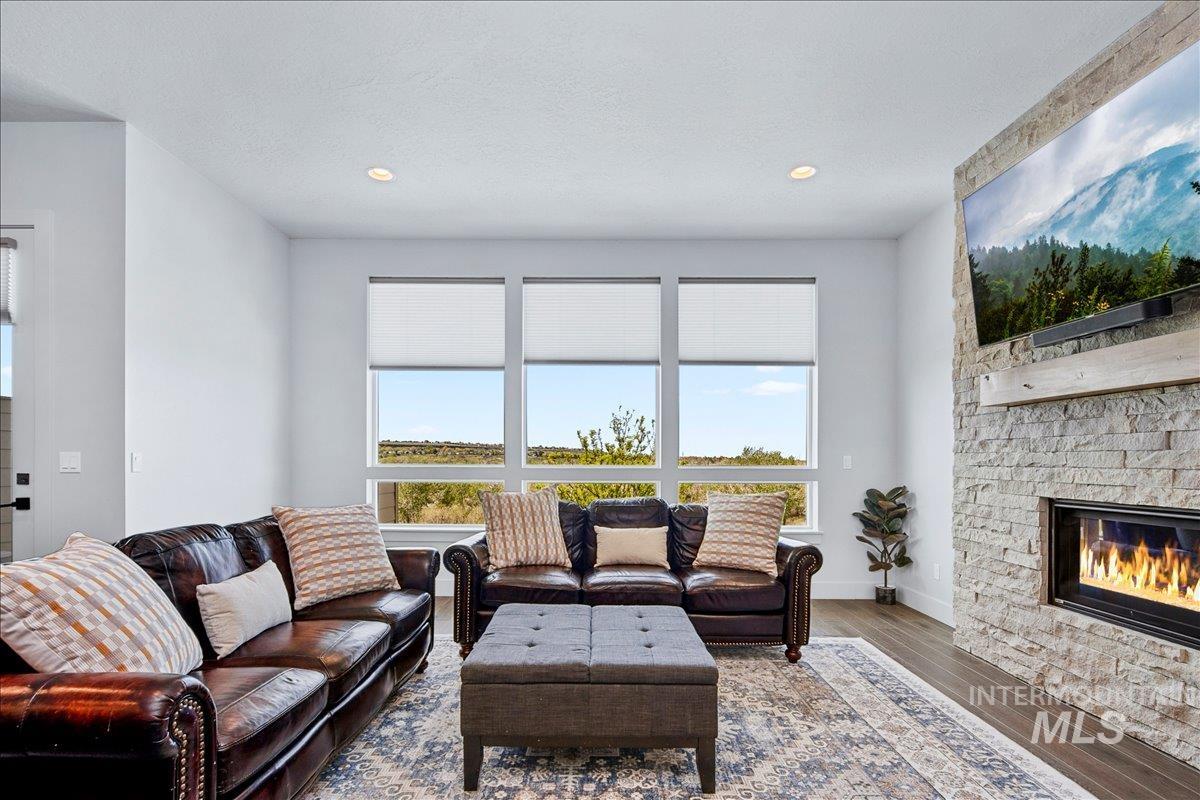 6787 E Warm Springs, Boise, Idaho 83716, 4 Bedrooms, 3 Bathrooms, Residential For Sale, Price $929,900, 98983195