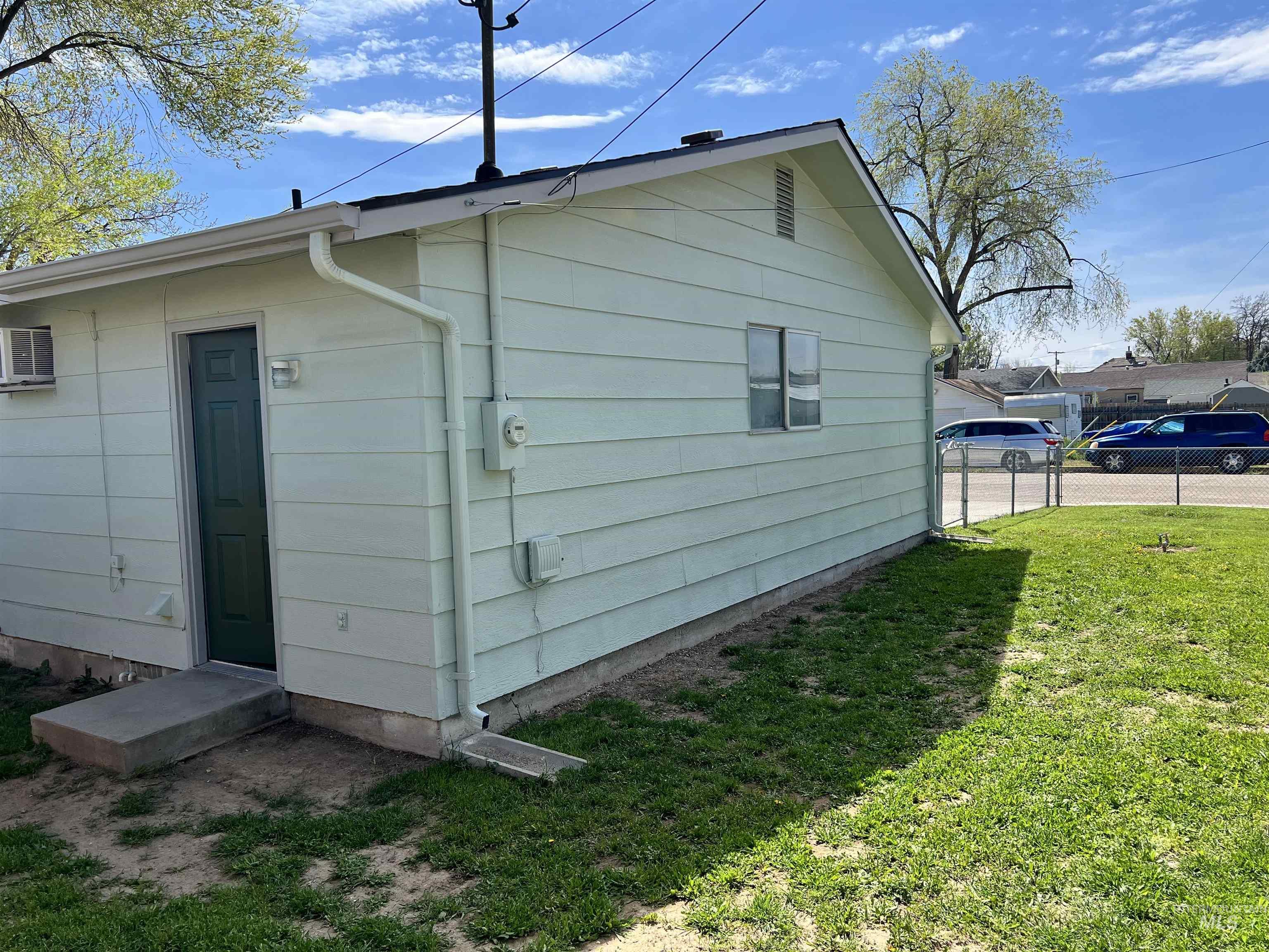 1416 11th St S, Nampa, Idaho 83651, 2 Bedrooms, 1 Bathroom, Residential For Sale, Price $324,900,MLS 98983196