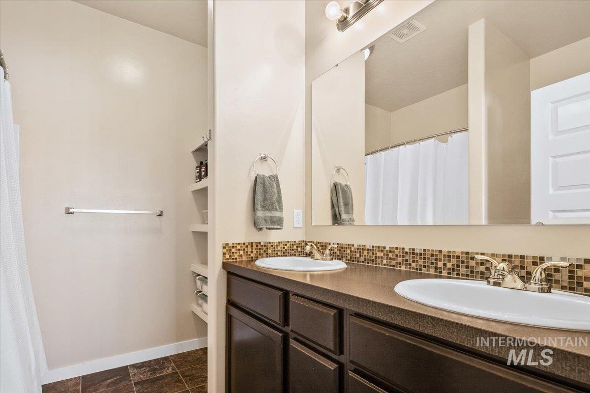 2726 E Riptide, Meridian, Idaho 83642, 3 Bedrooms, 2 Bathrooms, Residential For Sale, Price $399,900,MLS 98983197