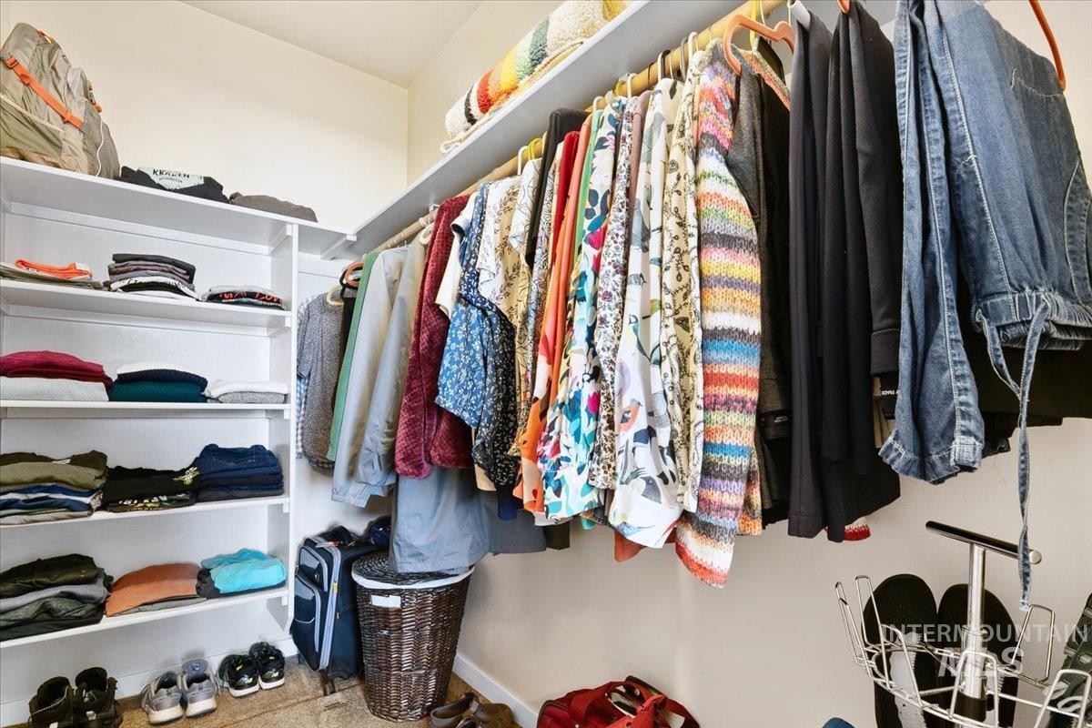 2726 E Riptide, Meridian, Idaho 83642, 3 Bedrooms, 2 Bathrooms, Residential For Sale, Price $399,900,MLS 98983197