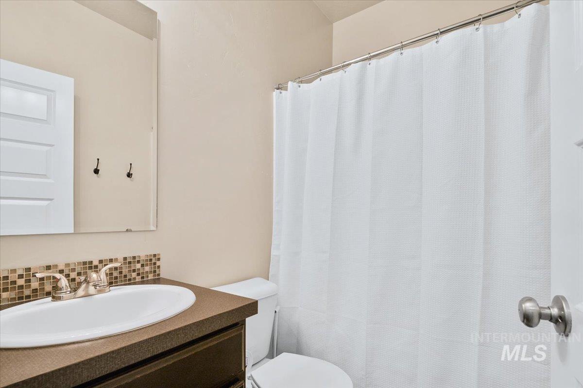 2726 E Riptide, Meridian, Idaho 83642, 3 Bedrooms, 2 Bathrooms, Residential For Sale, Price $399,900,MLS 98983197