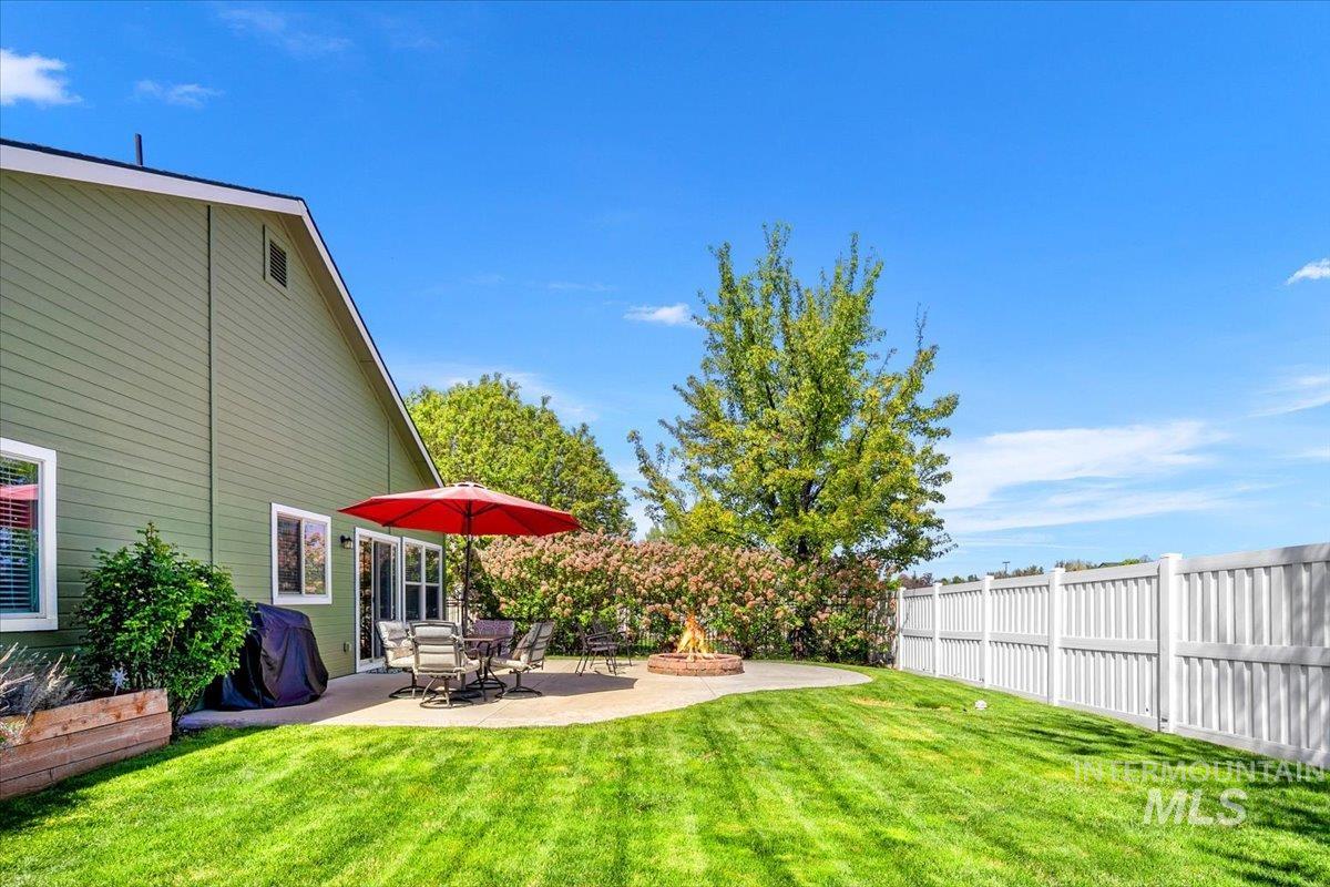2726 E Riptide, Meridian, Idaho 83642, 3 Bedrooms, 2 Bathrooms, Residential For Sale, Price $399,900,MLS 98983197