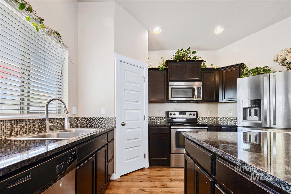 2726 E Riptide, Meridian, Idaho 83642, 3 Bedrooms, 2 Bathrooms, Residential For Sale, Price $399,900,MLS 98983197