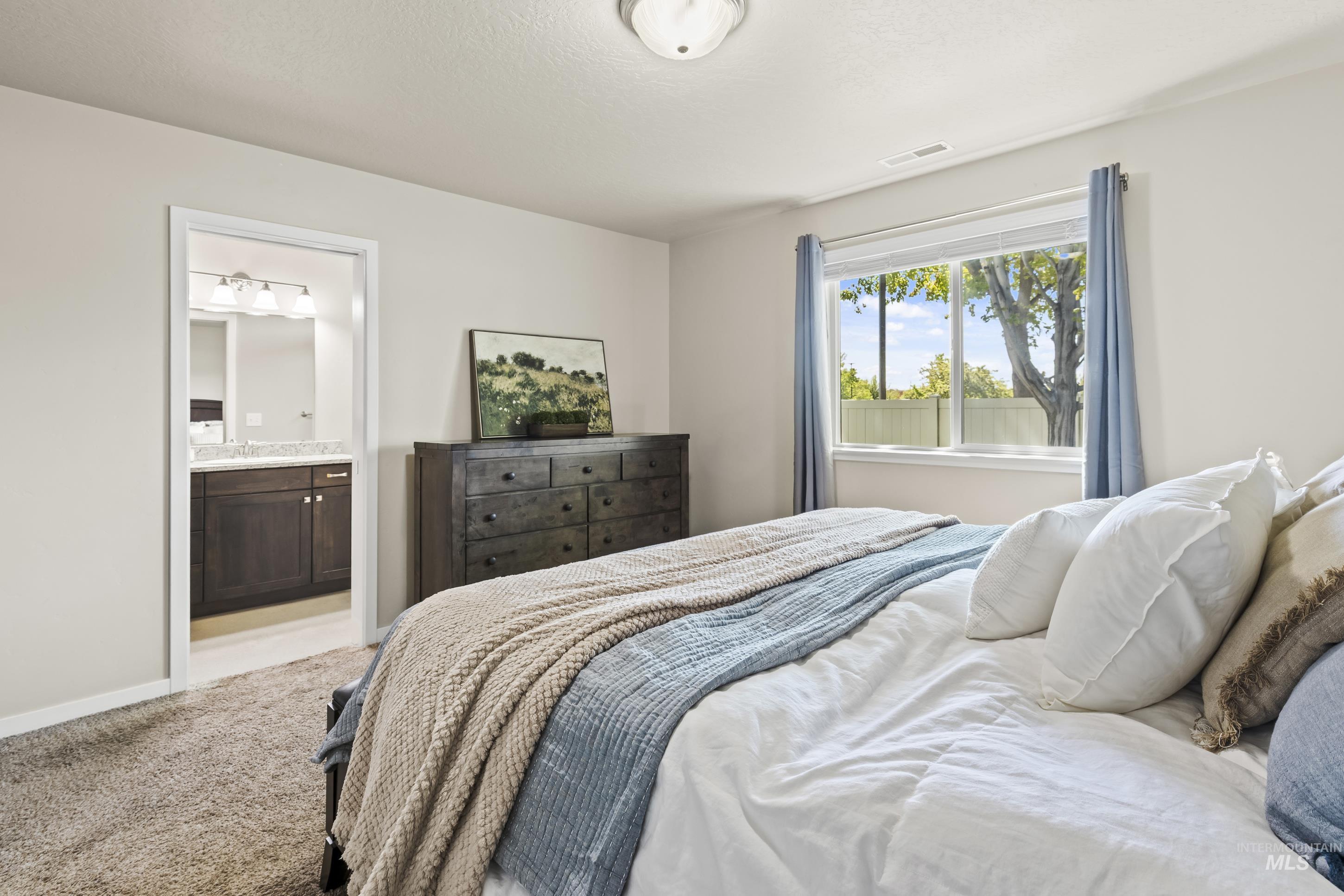 2667 E Apricot Drive, Meridian, Idaho 83646, 3 Bedrooms, 2 Bathrooms, Residential For Sale, Price $410,000,MLS 98983198