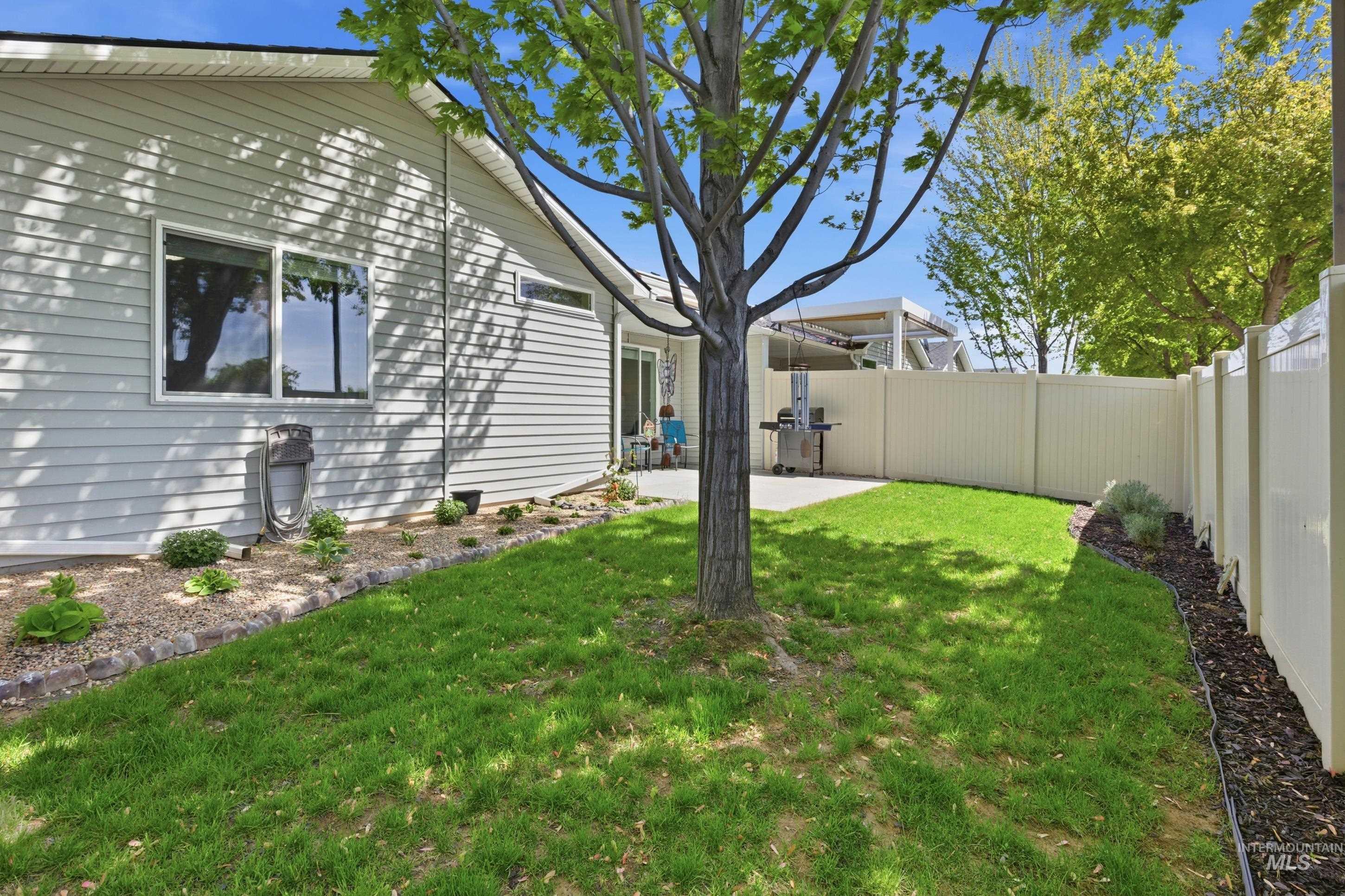 2667 E Apricot Drive, Meridian, Idaho 83646, 3 Bedrooms, 2 Bathrooms, Residential For Sale, Price $410,000,MLS 98983198