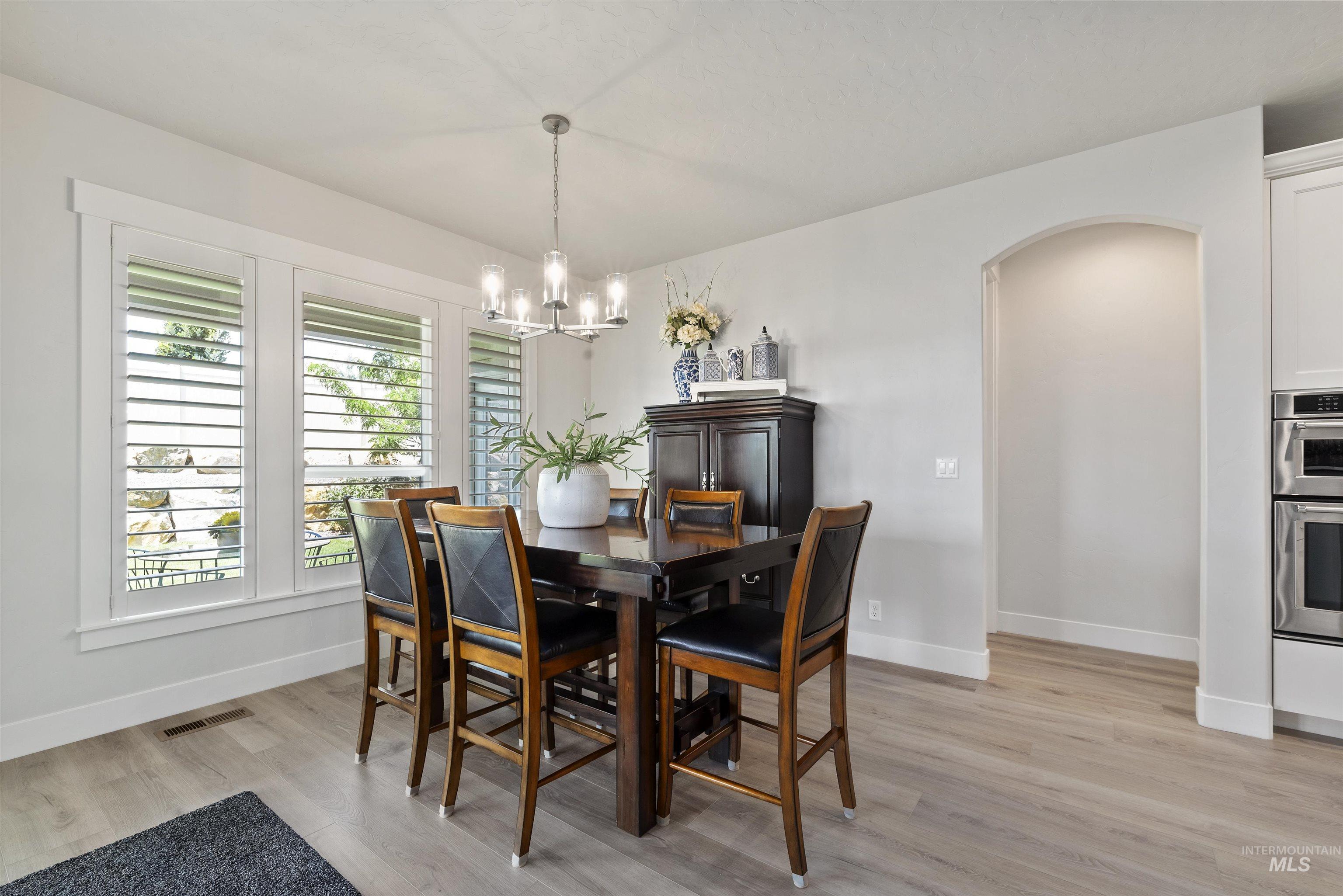 3385 N Roseland Way, Star, Idaho 83669, 3 Bedrooms, 2 Bathrooms, Residential For Sale, Price $717,500, 98983199