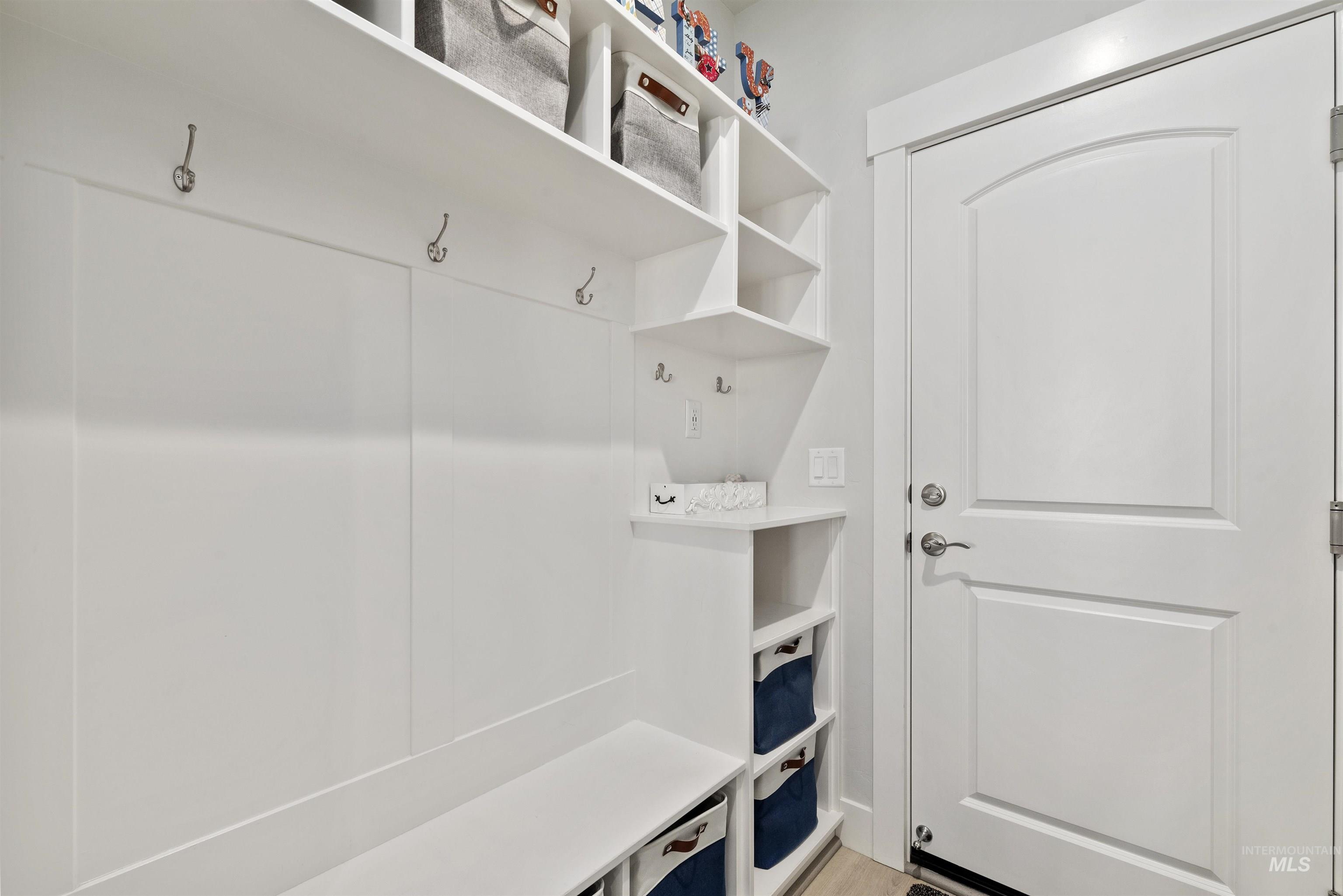 3385 N Roseland Way, Star, Idaho 83669, 3 Bedrooms, 2 Bathrooms, Residential For Sale, Price $717,500, 98983199