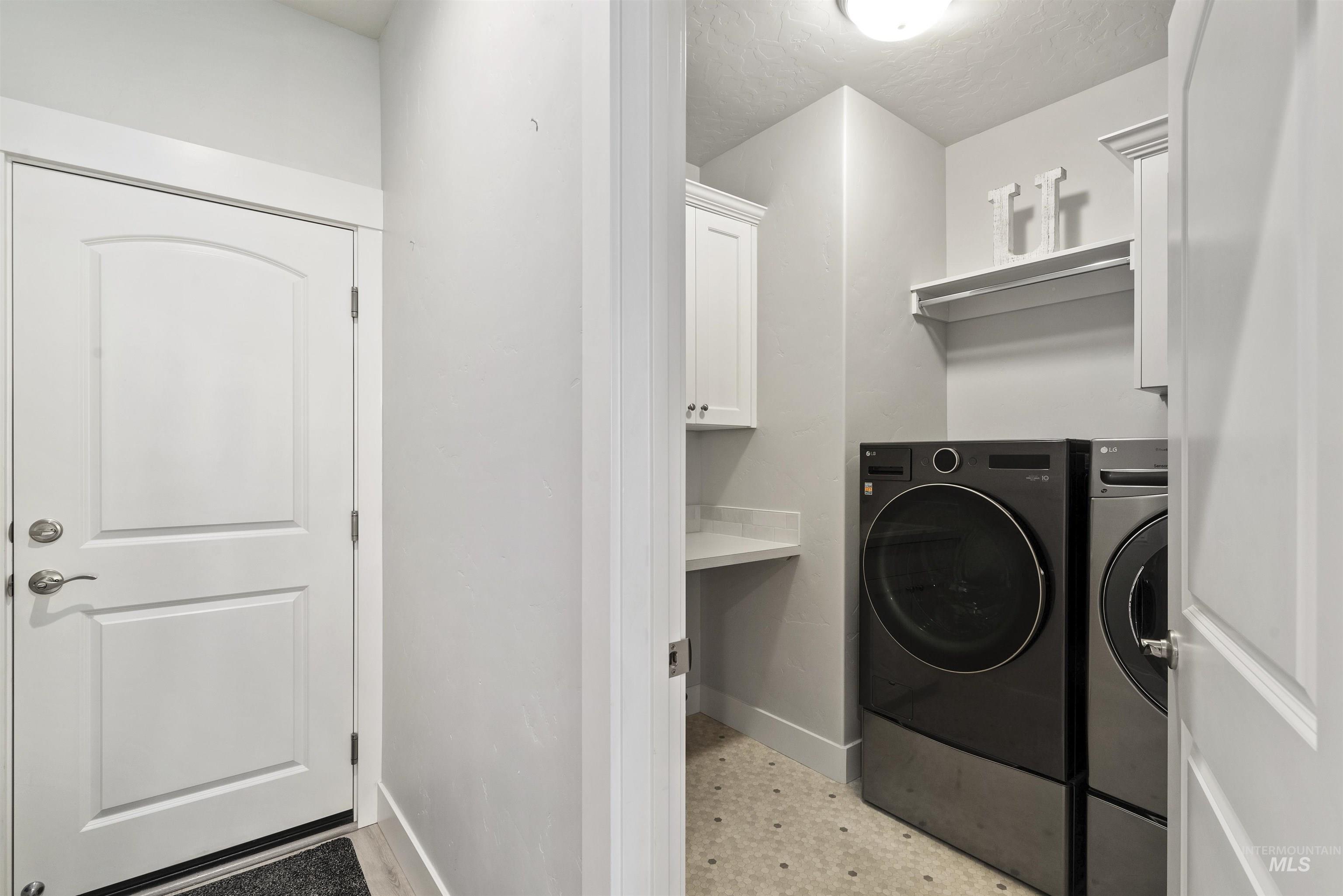 3385 N Roseland Way, Star, Idaho 83669, 3 Bedrooms, 2 Bathrooms, Residential For Sale, Price $717,500, 98983199