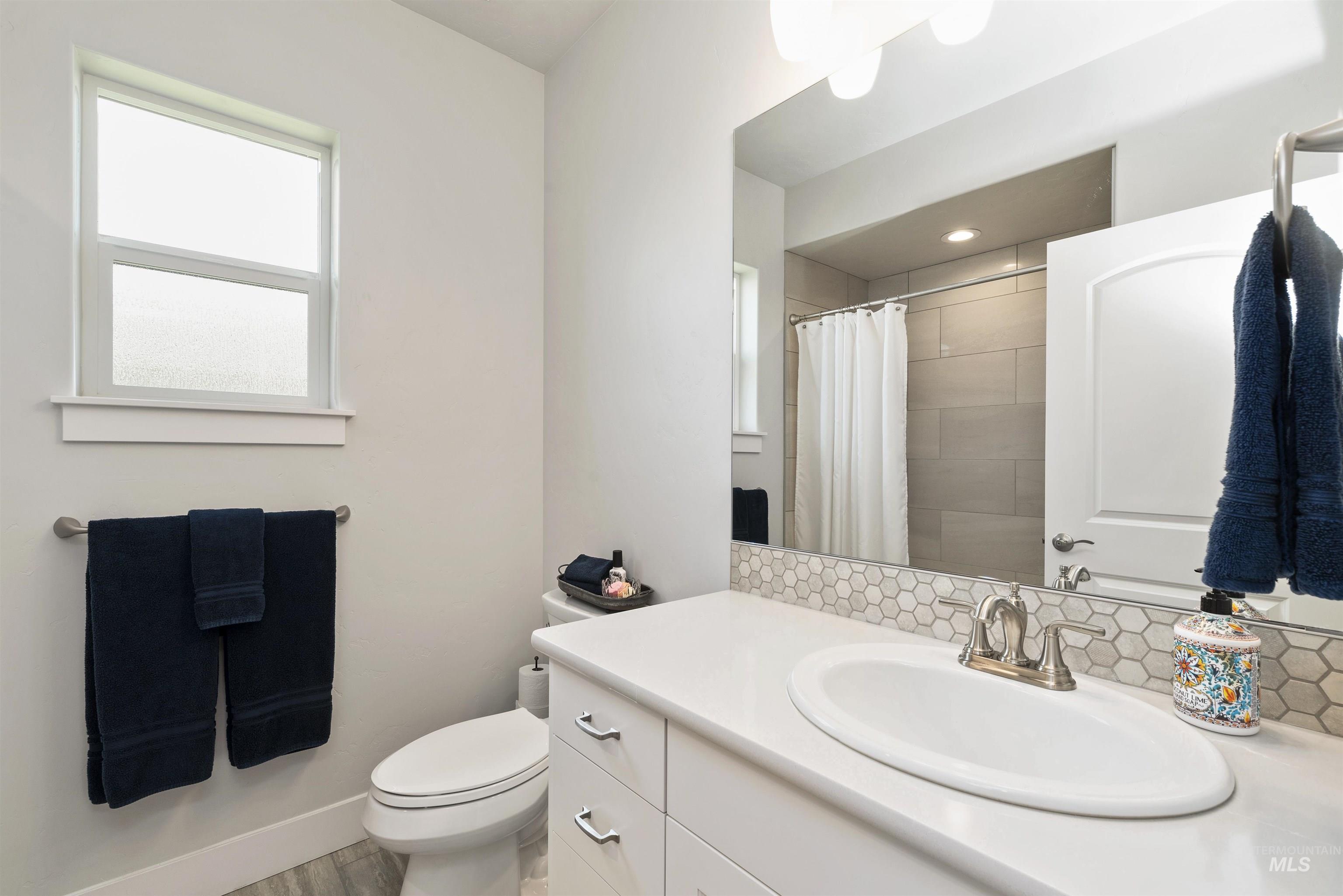 3385 N Roseland Way, Star, Idaho 83669, 3 Bedrooms, 2 Bathrooms, Residential For Sale, Price $717,500, 98983199