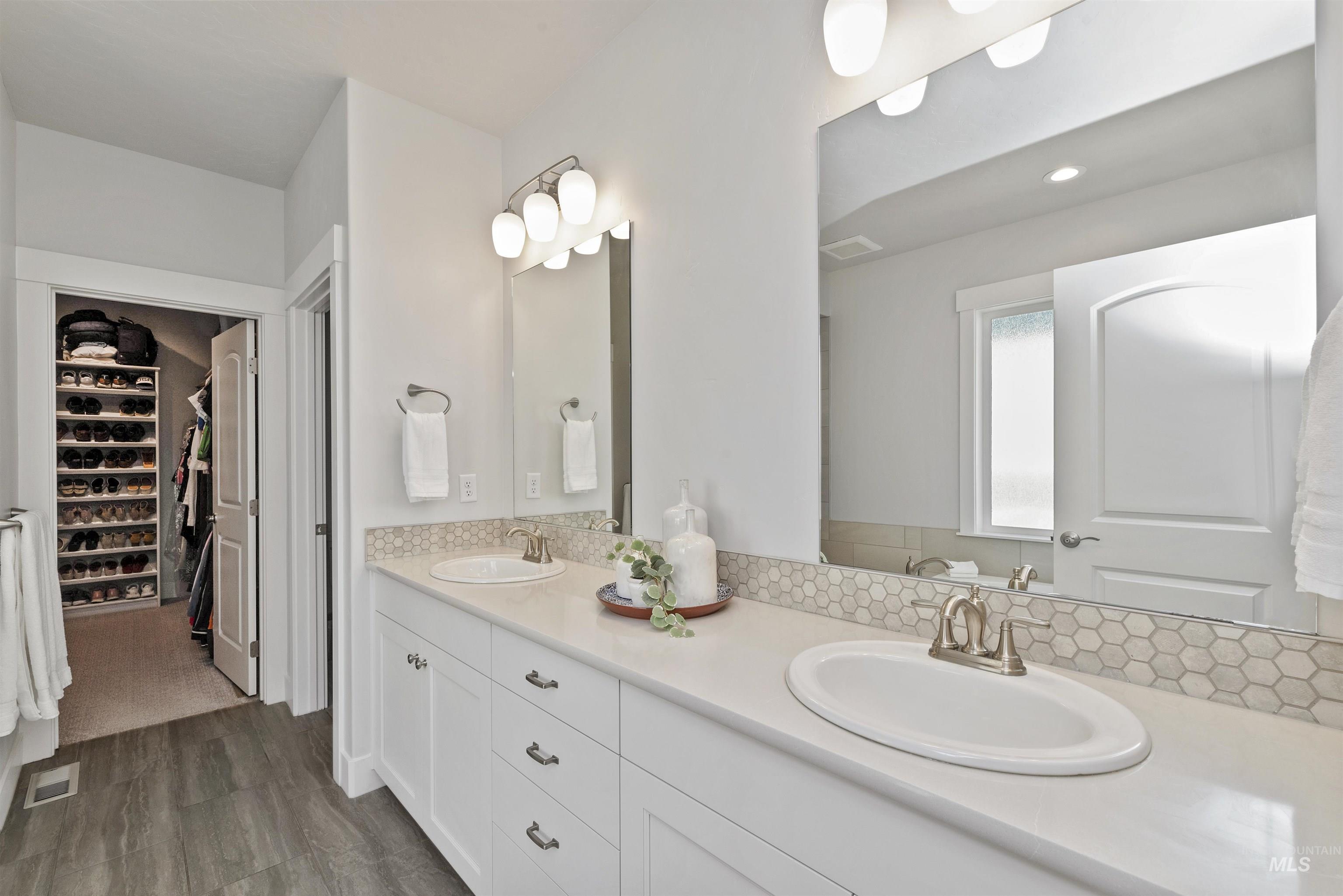 3385 N Roseland Way, Star, Idaho 83669, 3 Bedrooms, 2 Bathrooms, Residential For Sale, Price $717,500, 98983199