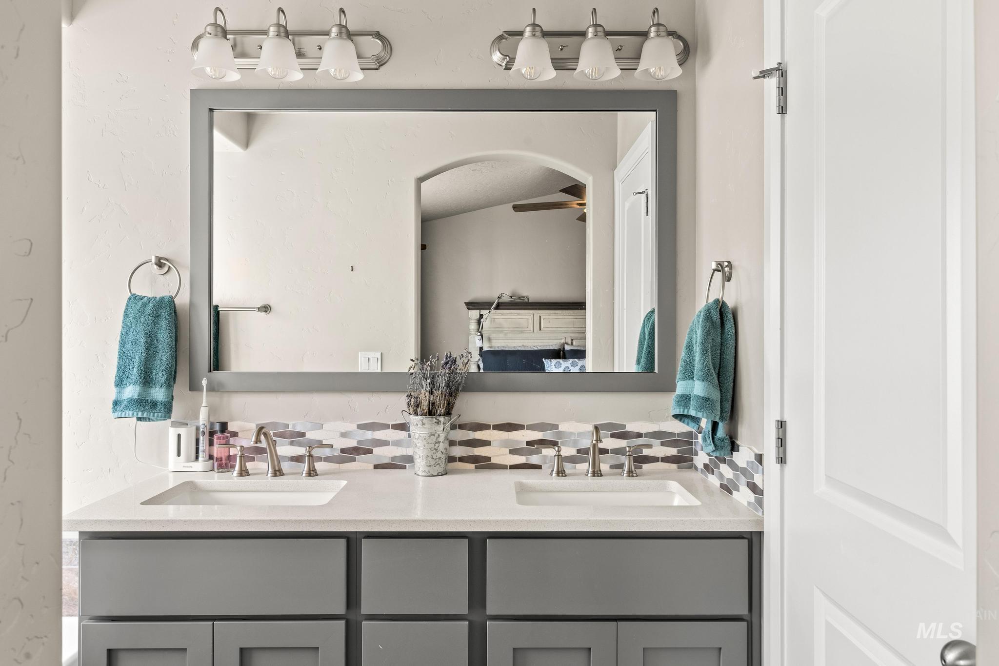 6085 E Mayfield, Nampa, Idaho 83687, 3 Bedrooms, 2 Bathrooms, Residential For Sale, Price $440,000,MLS 98983200