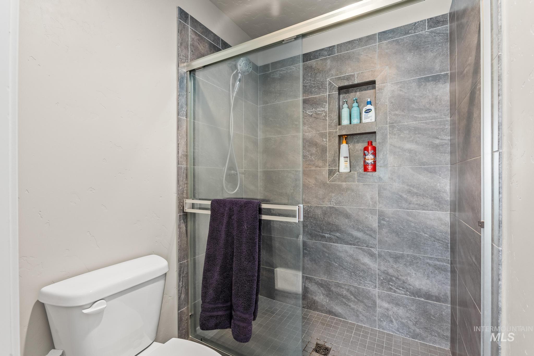 6085 E Mayfield, Nampa, Idaho 83687, 3 Bedrooms, 2 Bathrooms, Residential For Sale, Price $440,000,MLS 98983200