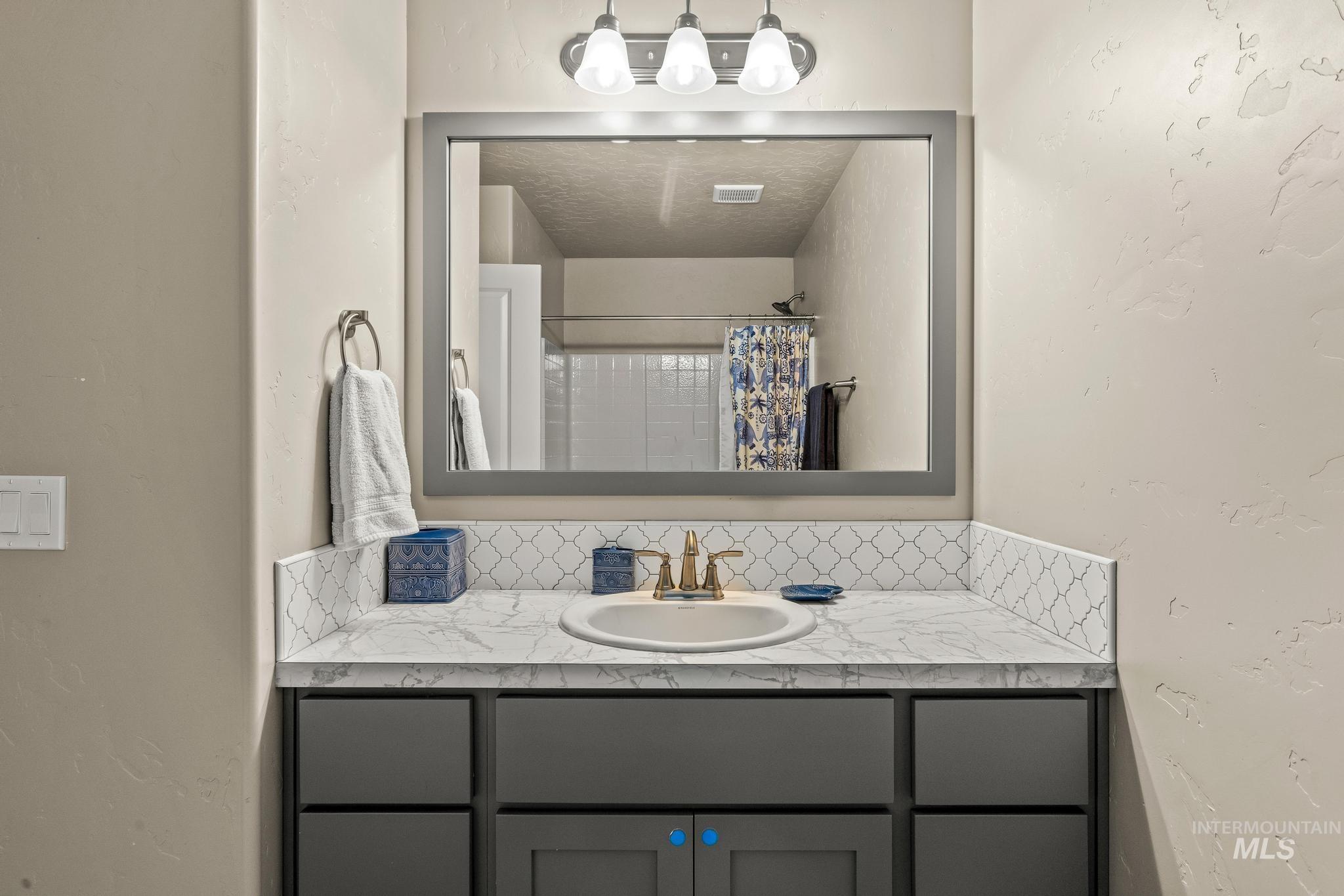 6085 E Mayfield, Nampa, Idaho 83687, 3 Bedrooms, 2 Bathrooms, Residential For Sale, Price $440,000,MLS 98983200