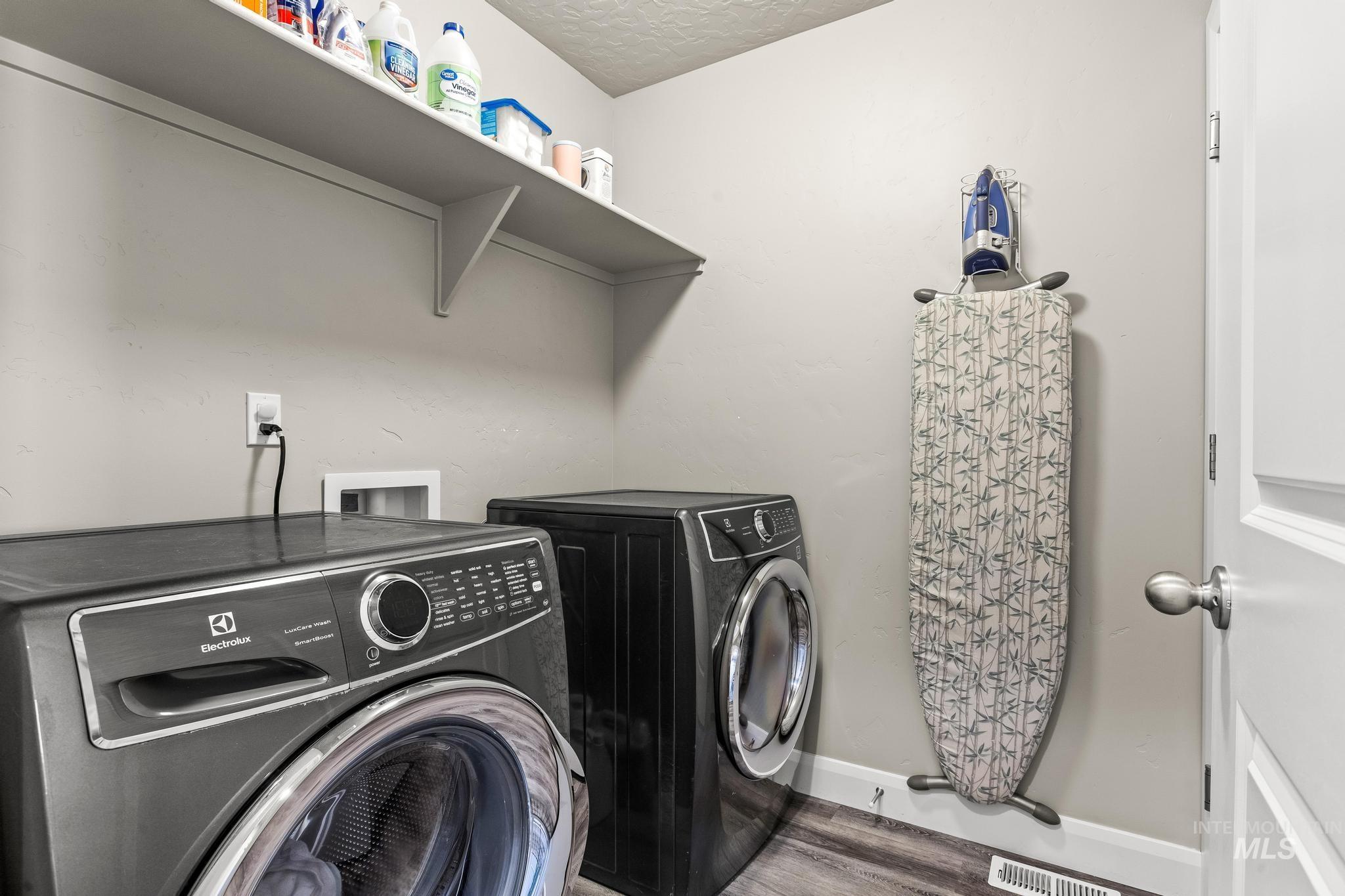 6085 E Mayfield, Nampa, Idaho 83687, 3 Bedrooms, 2 Bathrooms, Residential For Sale, Price $440,000,MLS 98983200