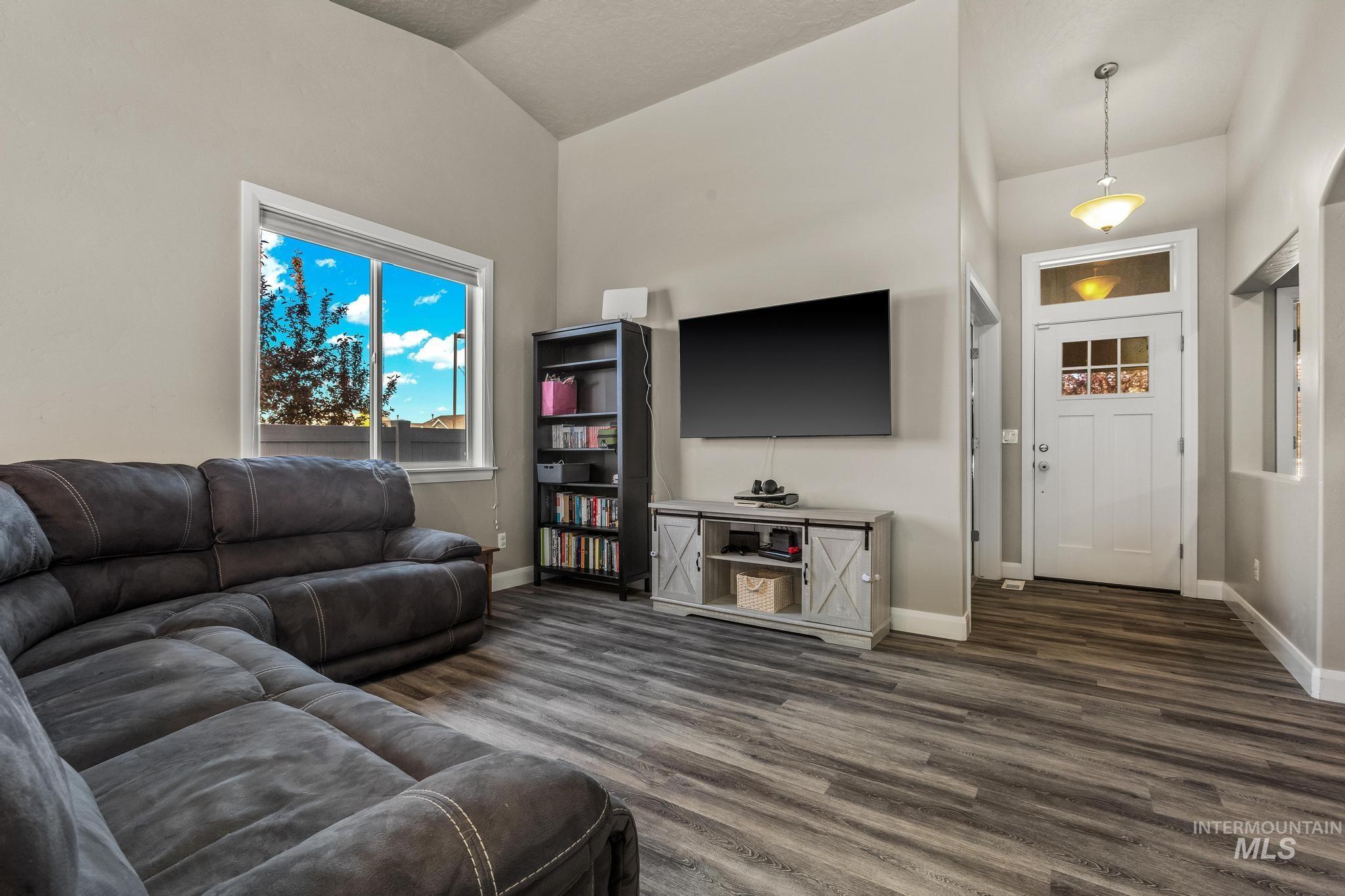 6085 E Mayfield, Nampa, Idaho 83687, 3 Bedrooms, 2 Bathrooms, Residential For Sale, Price $440,000,MLS 98983200