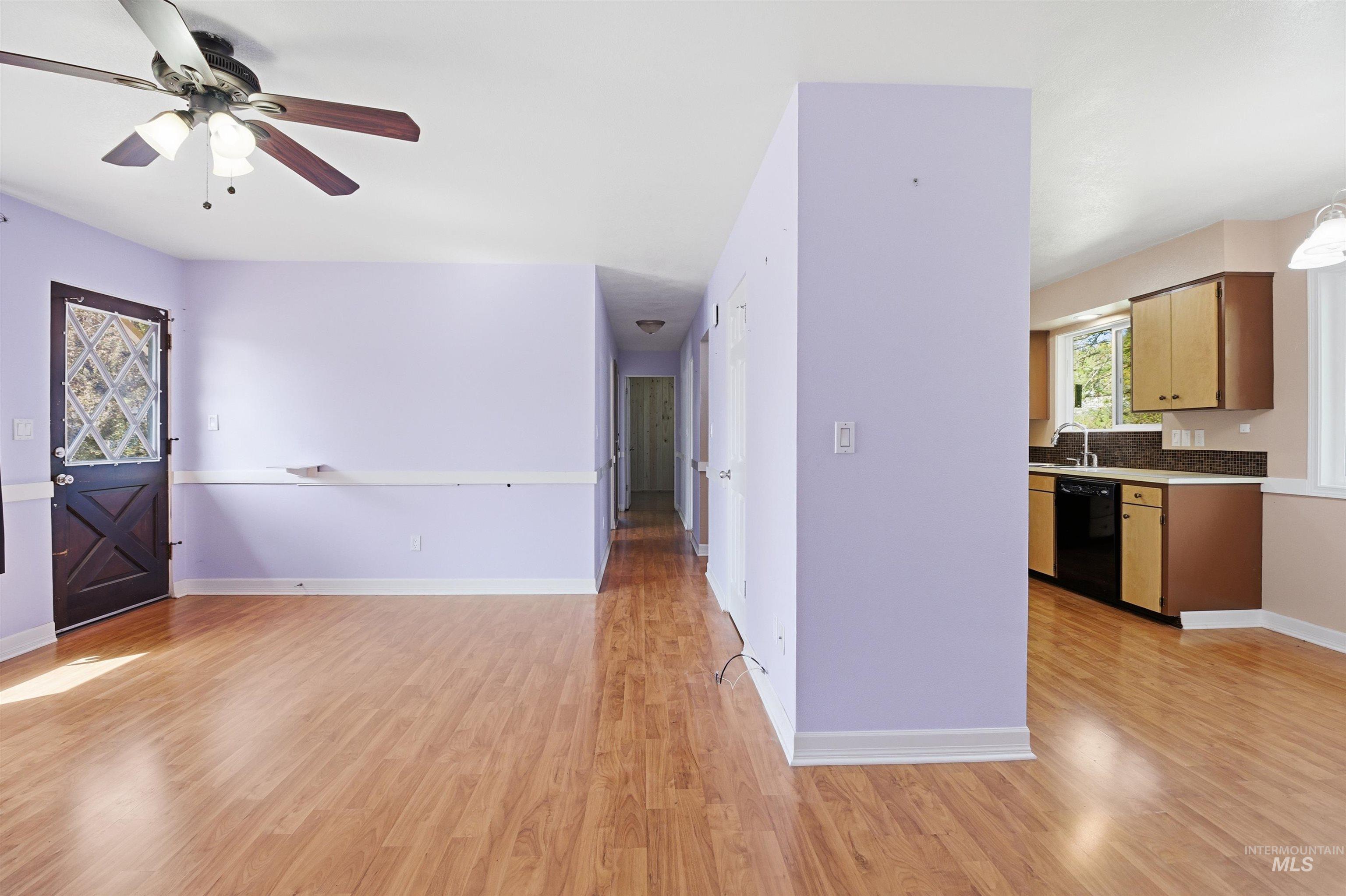 828 S Meadow St, Moscow, Idaho 83843, 3 Bedrooms, 1.5 Bathrooms, Residential For Sale, Price $359,000,MLS 98983201