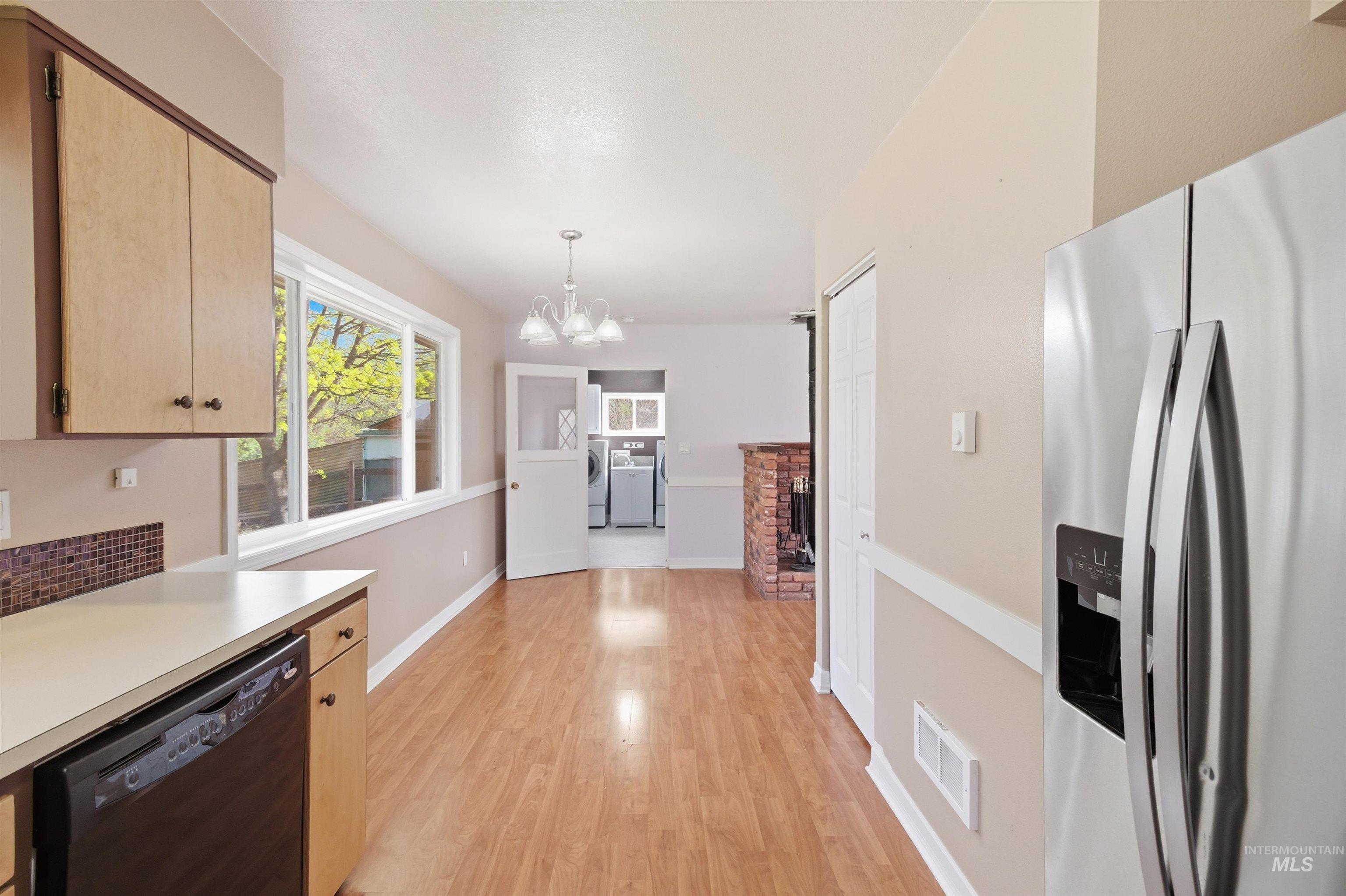 828 S Meadow St, Moscow, Idaho 83843, 3 Bedrooms, 1.5 Bathrooms, Residential For Sale, Price $359,000,MLS 98983201